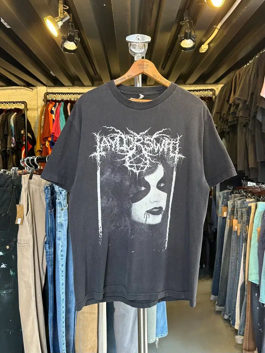 100 ブラック メタル ゴシック アートワーク フェイド プリンティング Tシャツ