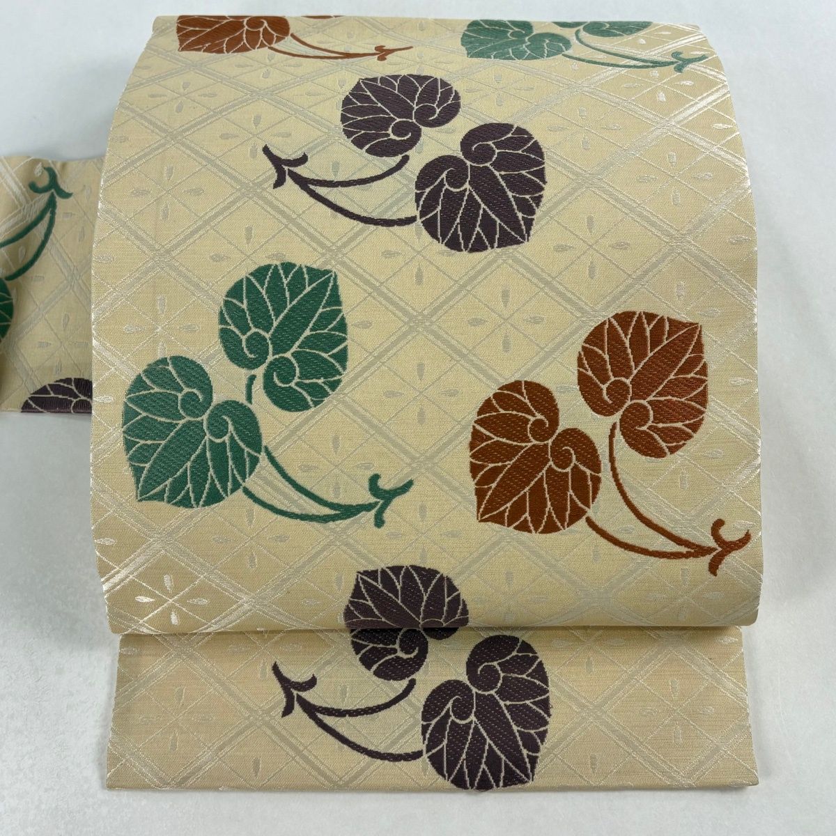 【在庫一掃】 名古屋帯 逸品 葵 菱 刺繍 ベージュ 正絹 【中古】