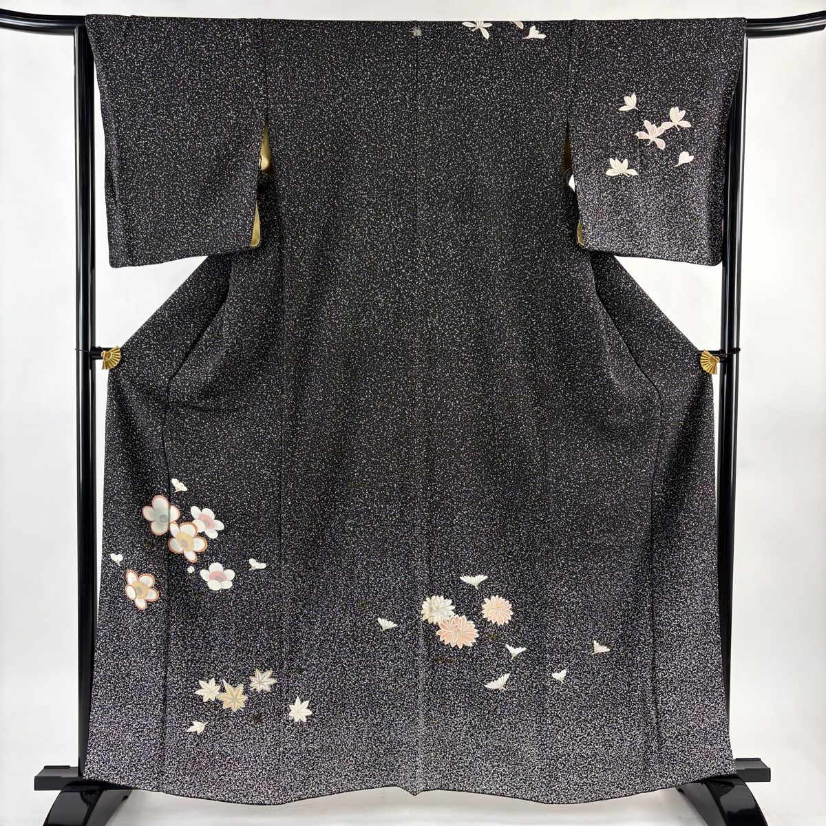 在庫一掃】 付下げ 身丈162cm 裄丈65cm M 袷 梅 楓 金彩 金糸 黒 正絹