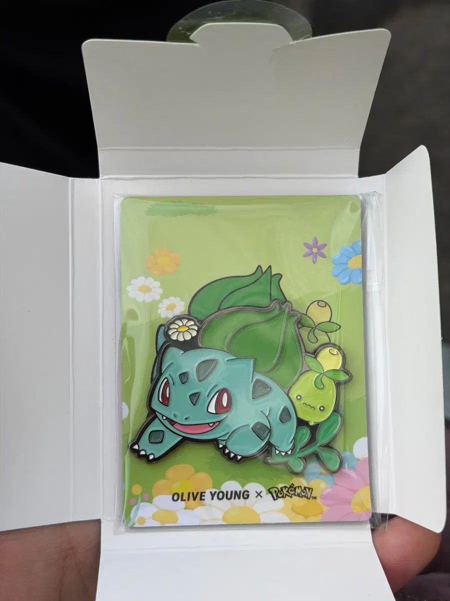 ポケットモンスター x OLIVE YOUNG オリーブヤング フシギダネ バッジ 未開封 の商品写真