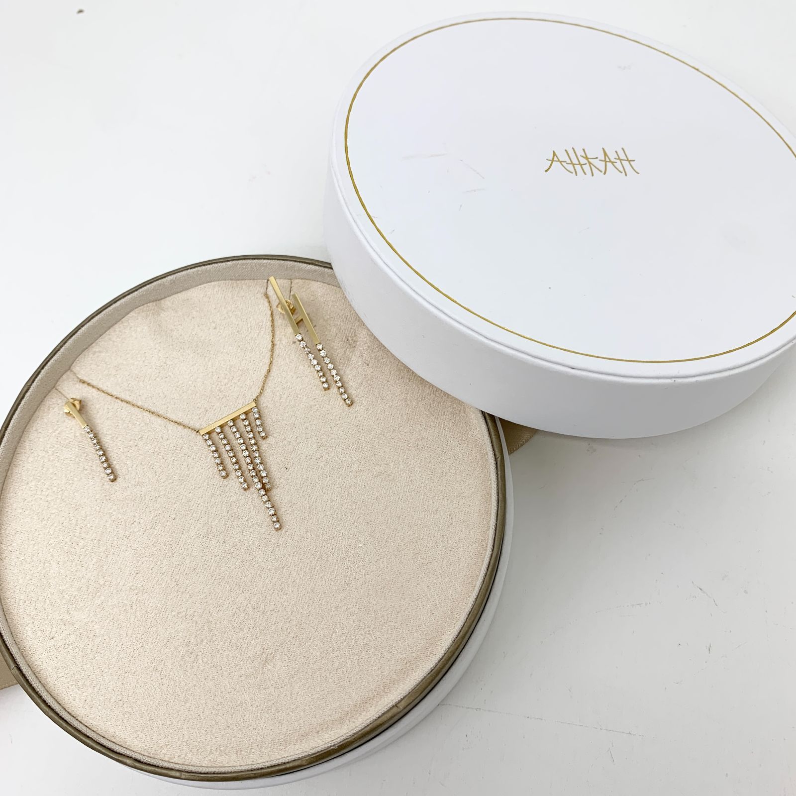 AHKAH アーカー 750 K18 シャンデリア ネックレス ピアス セット 4.8g AHKAH アーカー 750 K18 シャンデリア ネックレス ピアス セット 4.8g