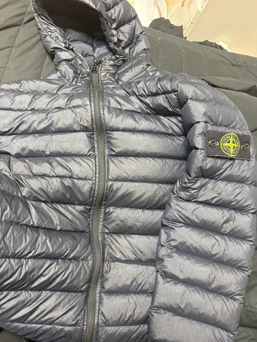 ストーンアイランド(STONE ISLAND) 軽量ダウン large