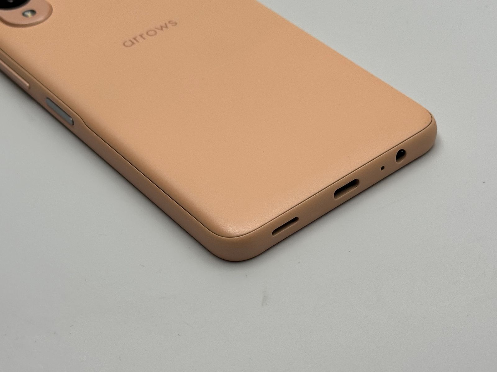 arrows We2 F-52E 64GB ライトオレンジ 中古B SIMフリー - メルカリ