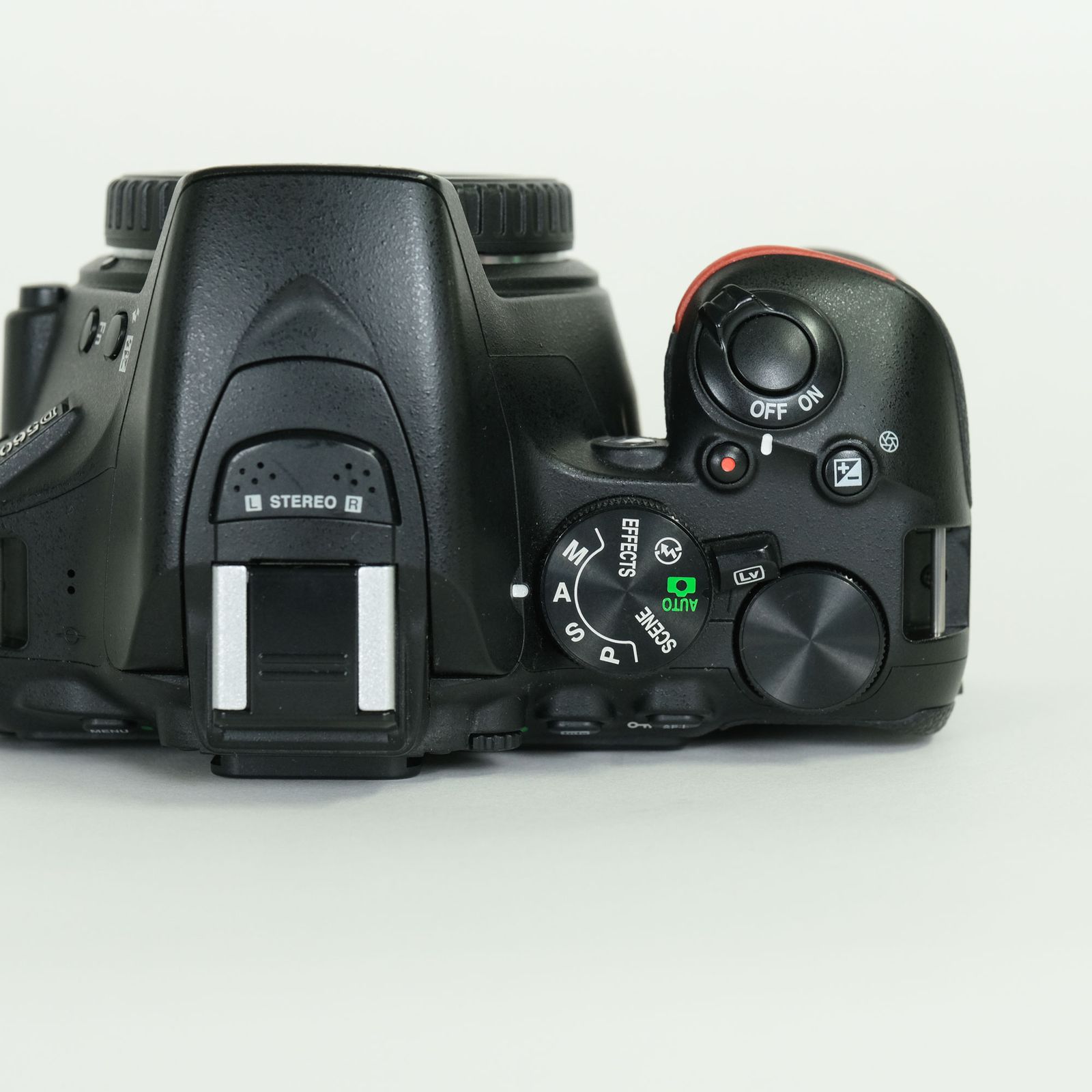 Nikon Ｄ5600 デジタル一眼レフカメラ 本体と純正バッテリー2個 良品 | バッテリー2個付] Nikon D5600 [ボディ] | Nikon Fマウント