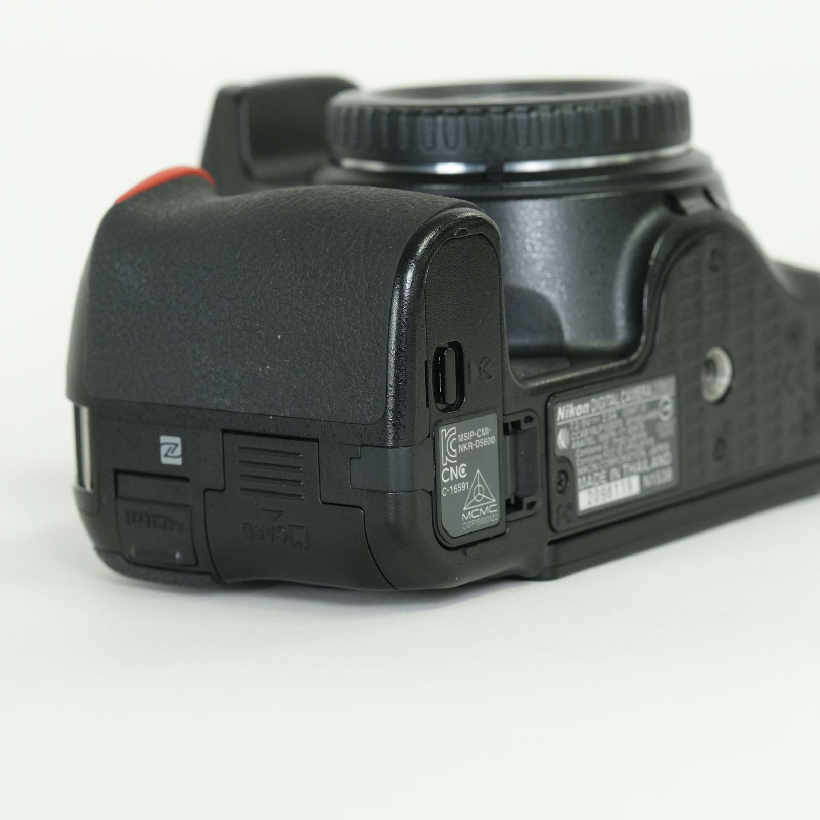 良品 | バッテリー2個付] Nikon D5600 [ボディ] | Nikon Fマウント