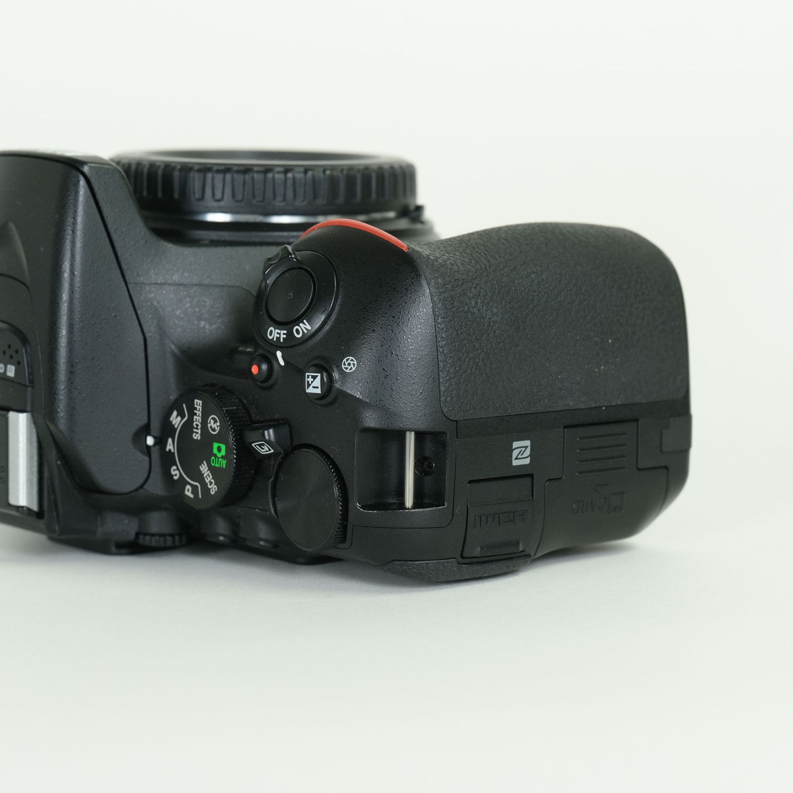 良品 | バッテリー2個付] Nikon D5600 [ボディ] | Nikon Fマウント