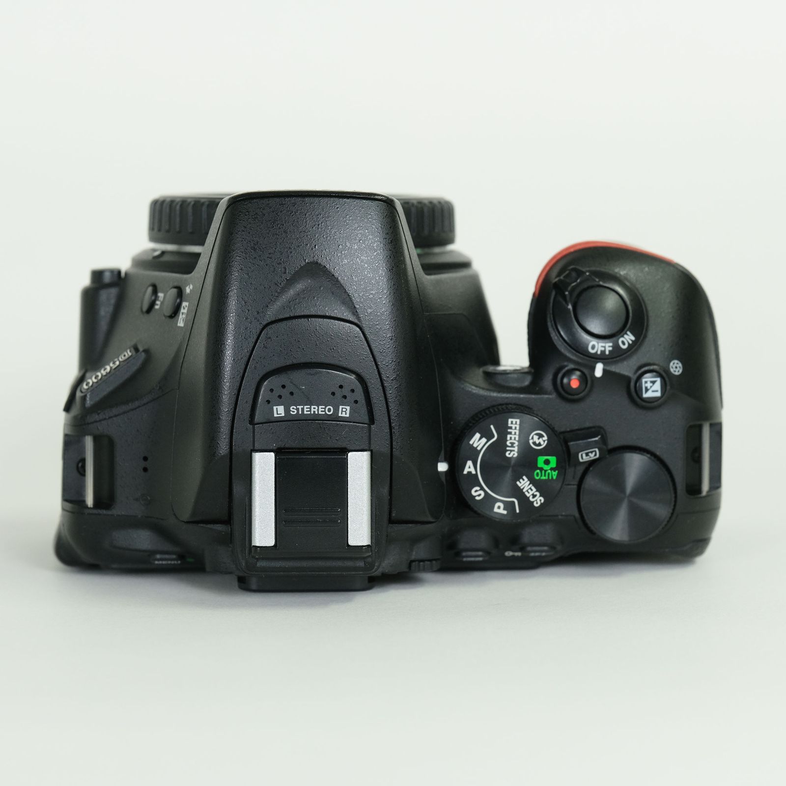 良品 | バッテリー2個付] Nikon D5600 [ボディ] | Nikon Fマウント