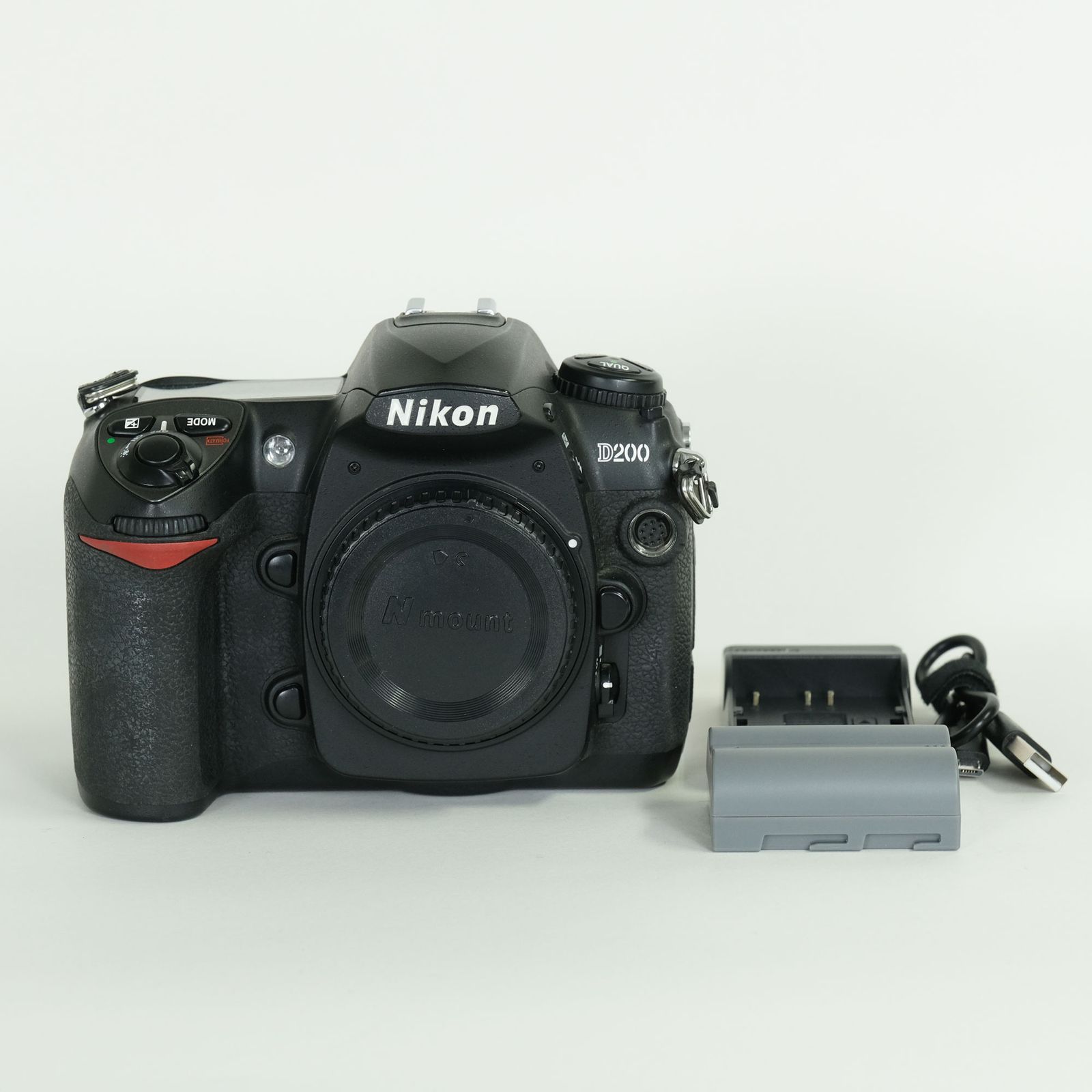 並品 | シャッター数57,860回] Nikon D200 ボディ | ニコンFマウント
