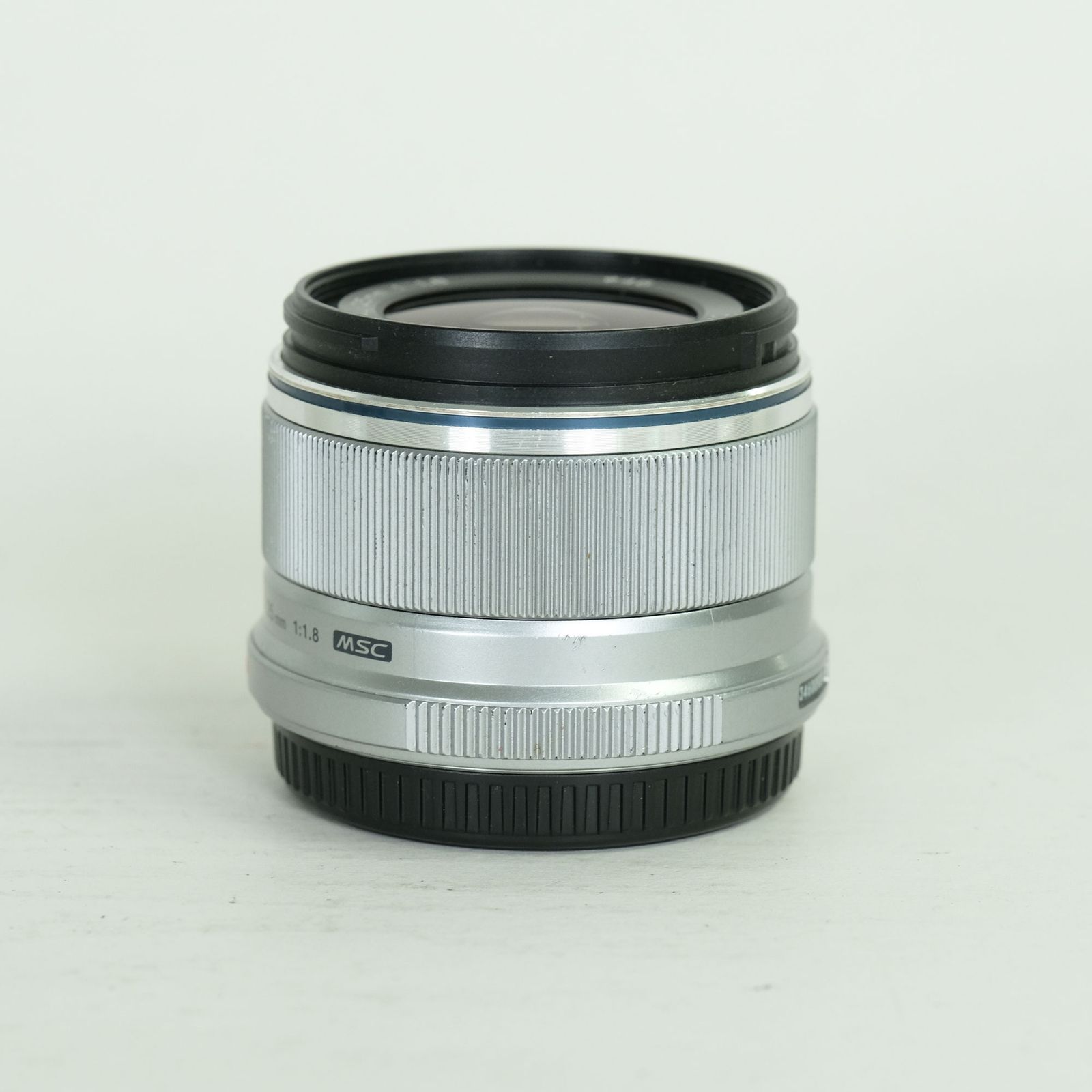 並品 | フード付] OLYMPUS M.ZUIKO DIGITAL 25mm F1.8 [シルバー