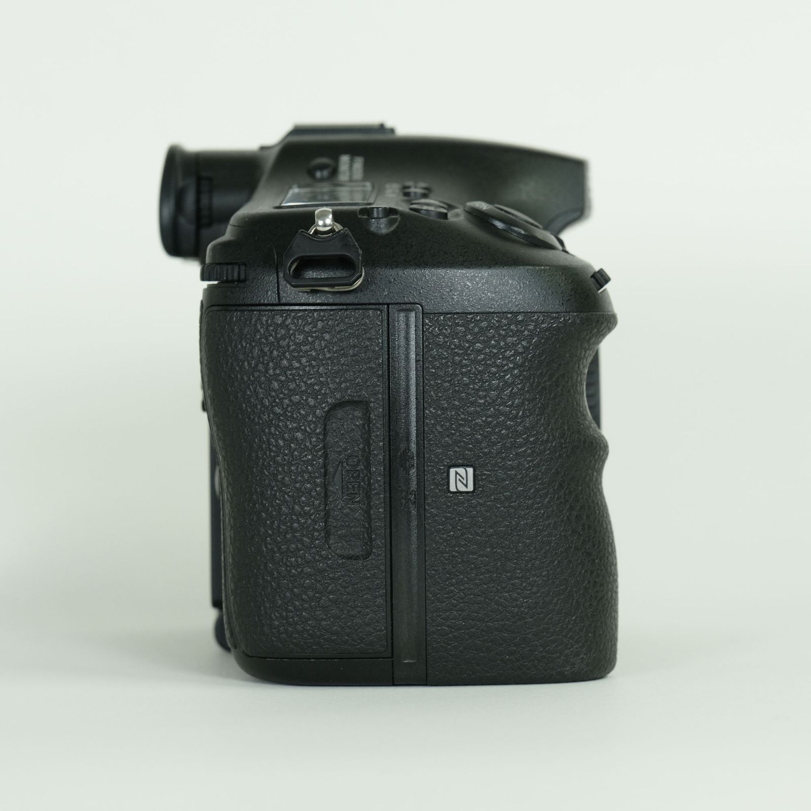 良品 | シャッター数268,723回｜バッテリー2個付] SONY α99II（ILCA