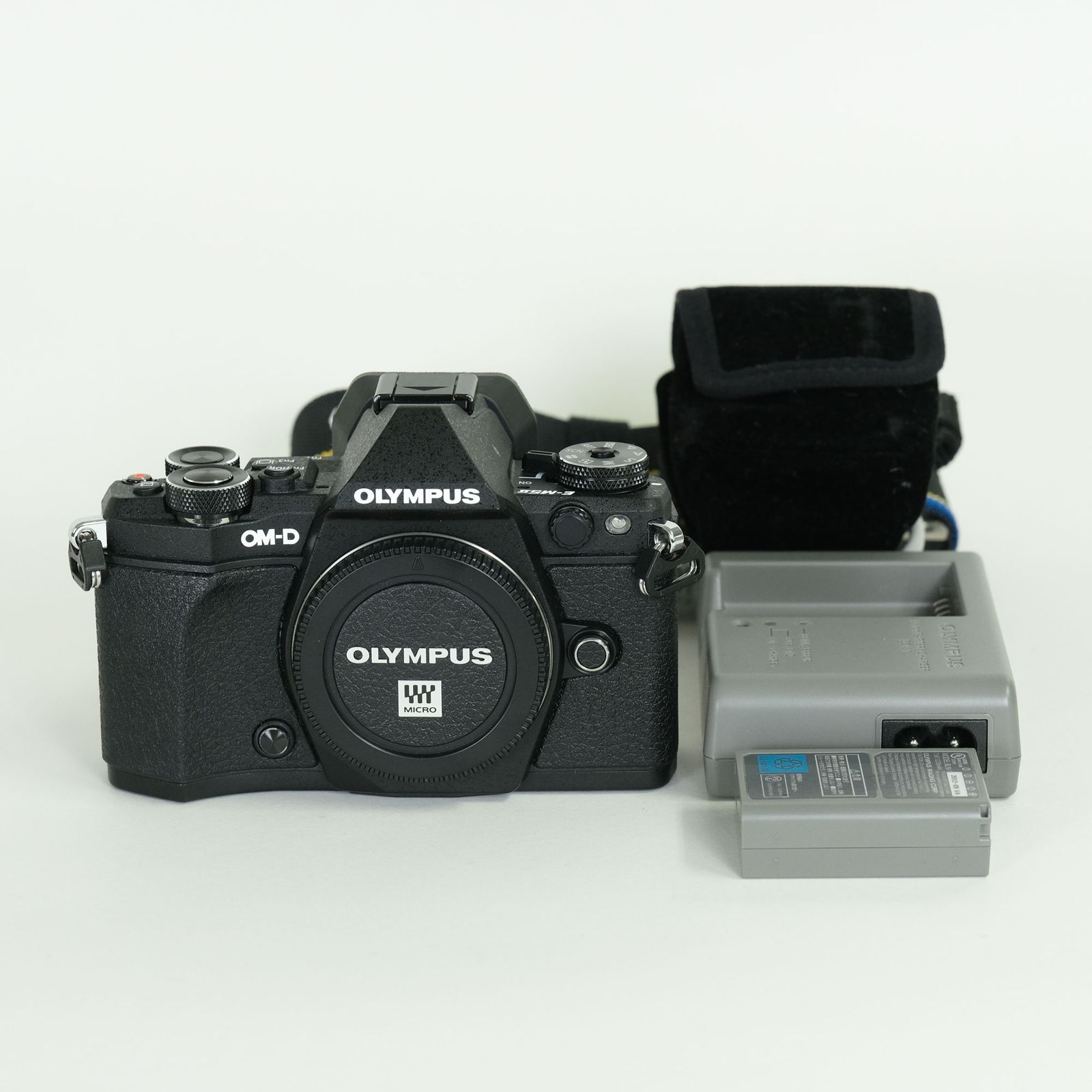 [美品 | シャッター数2,071回] OLYMPUS OM-D E-M5 Mark II [ボディ ブラック] | マイクロフォーサーズマウント