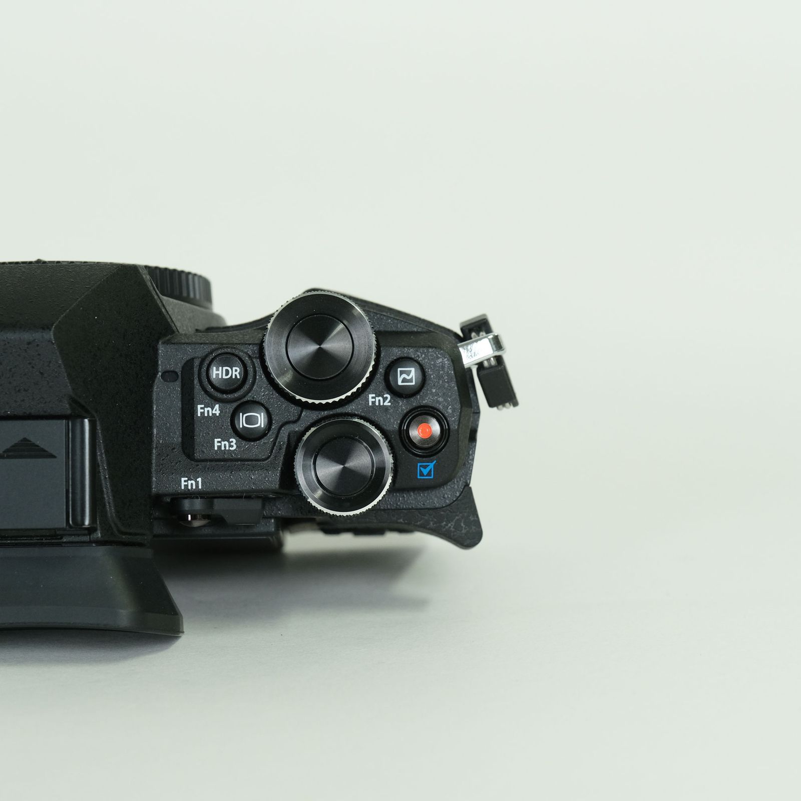 美品 | シャッター数2,071回] OLYMPUS OM-D E-M5 Mark II [ボディ 