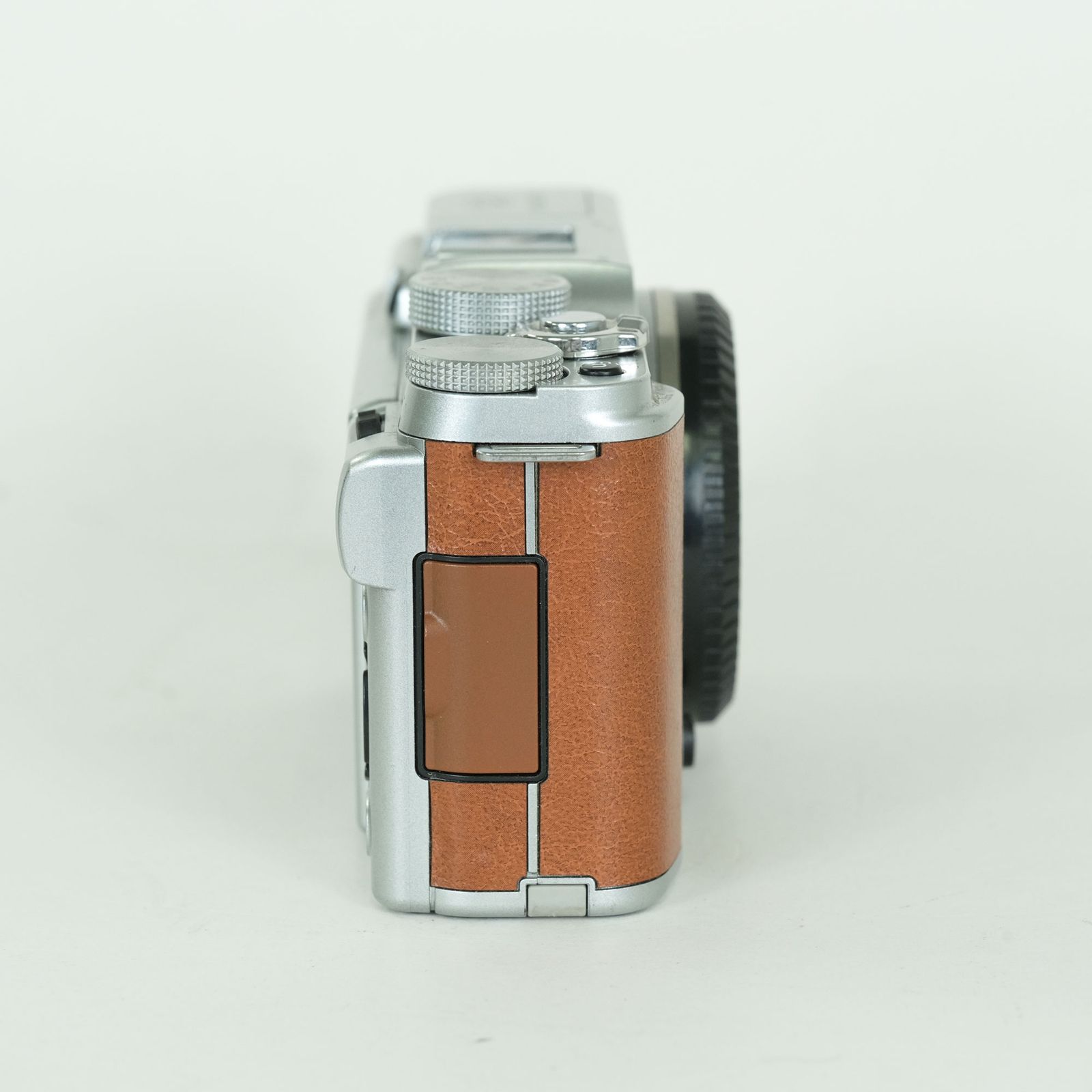 並品] FUJIFILM X-M1 ボディ ブラウン | 富士フイルムXマウント - メルカリ