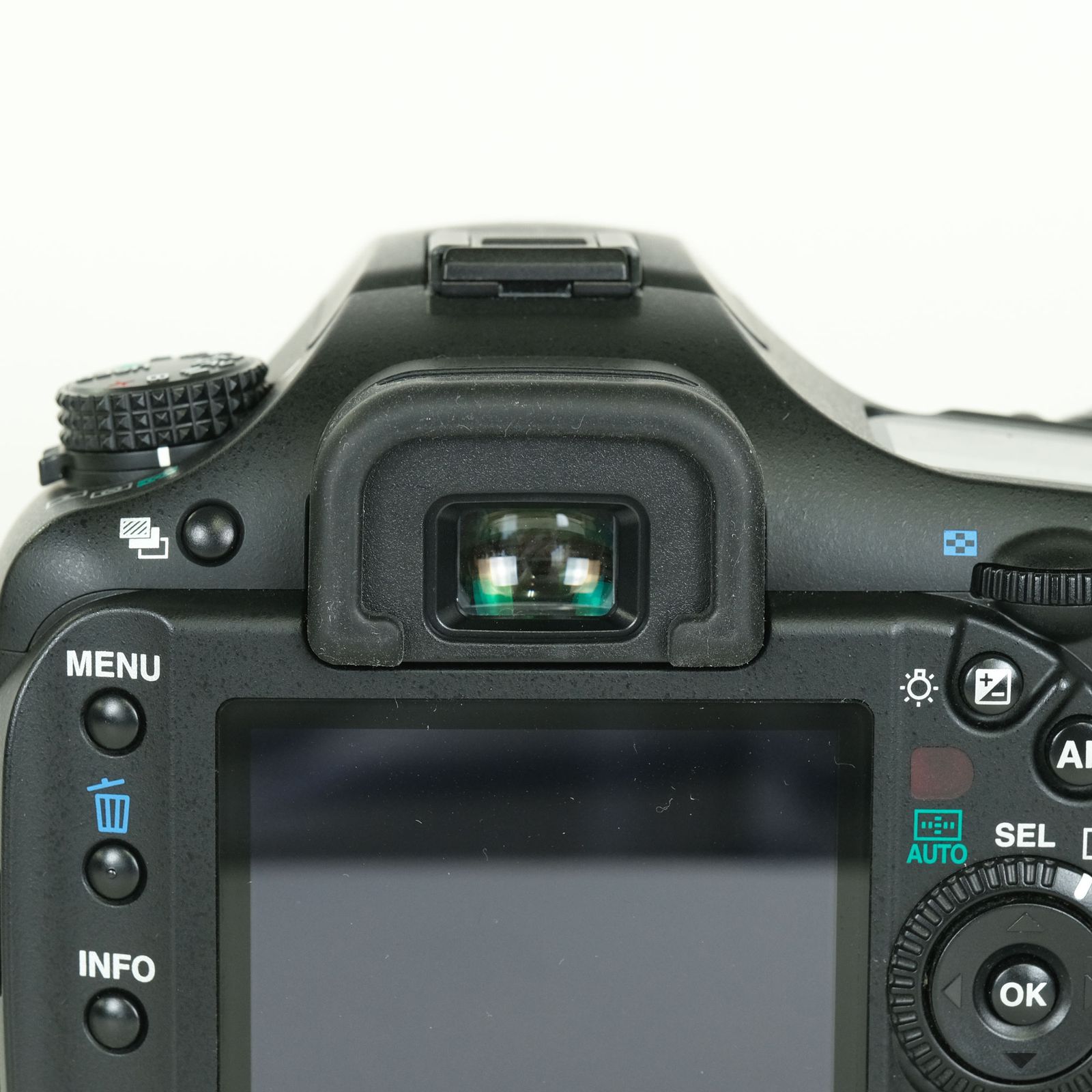 美品 | シャッター数4,208回｜バッテリーグリップ付] PENTAX K20D