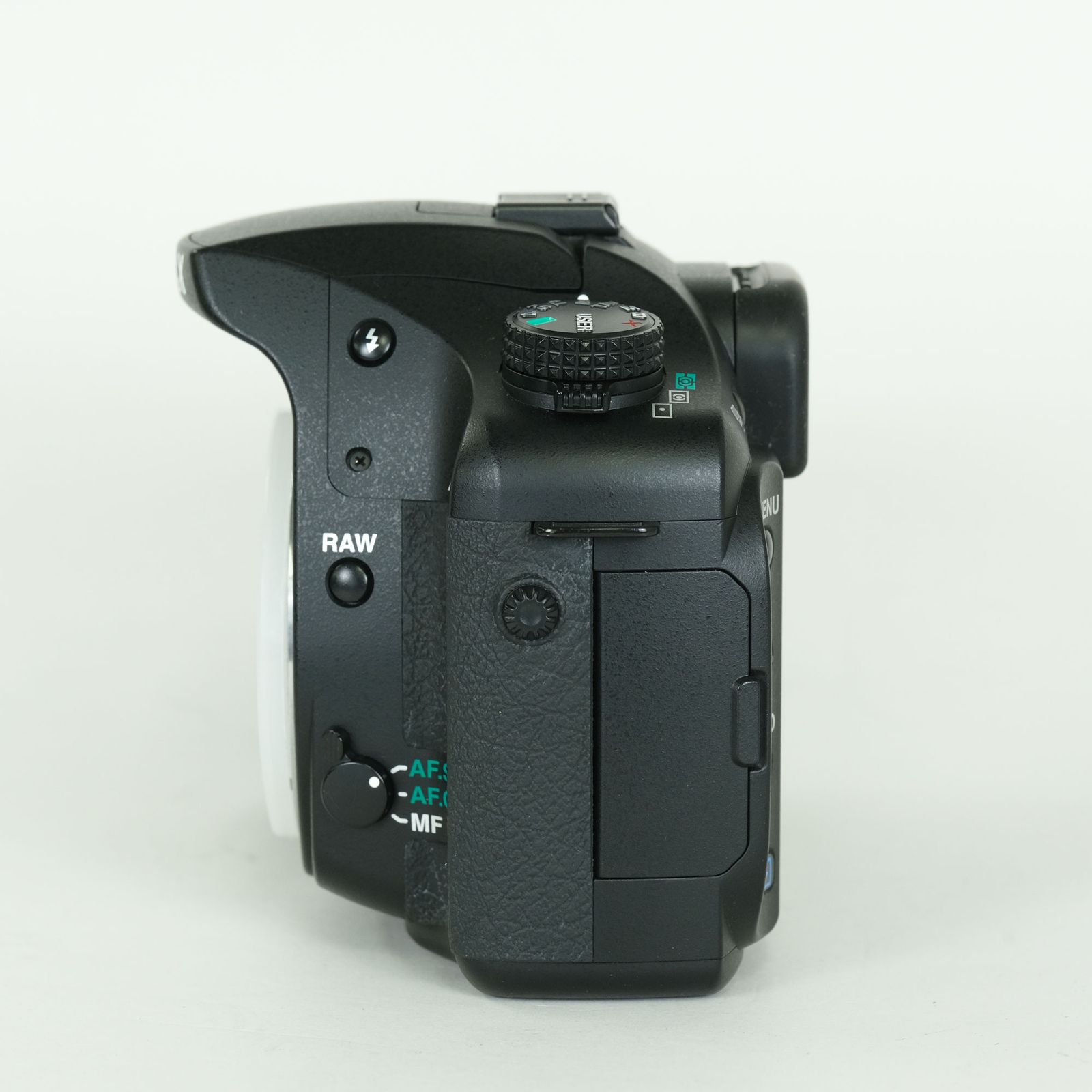 美品 | シャッター数4,208回｜バッテリーグリップ付] PENTAX K20D