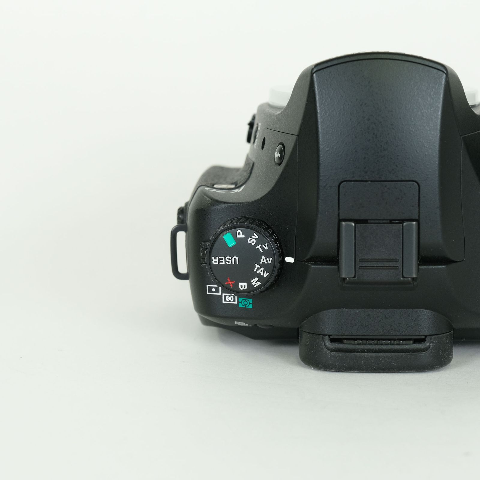 美品 | シャッター数4,208回｜バッテリーグリップ付] PENTAX K20D