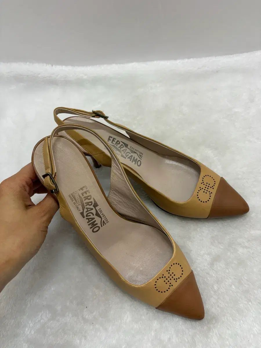 FERRAGAMO フェラガモ ツートン スリングバック 7/235 240サイズ (正規品)