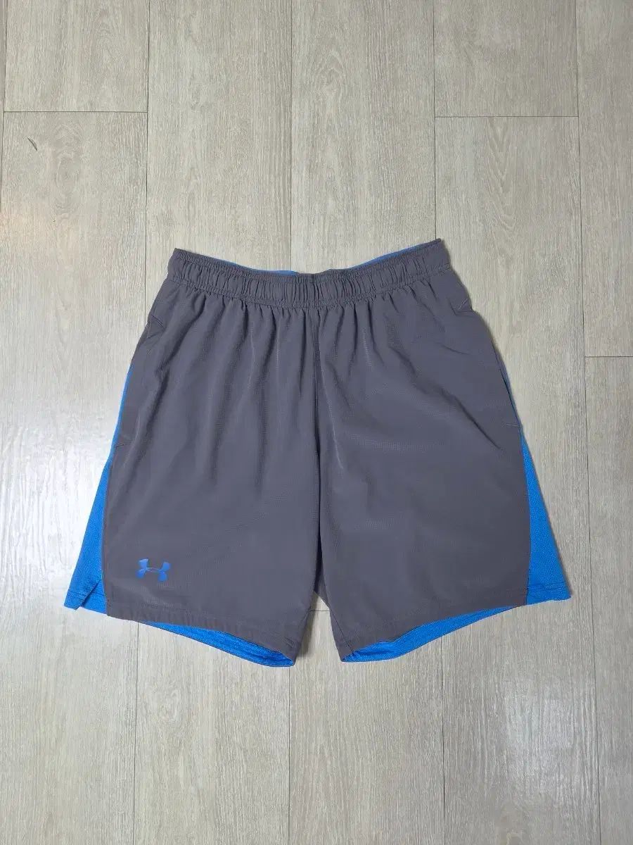 (ほぼ新品) UNDER ARMOUR アンダーアーマー メンズハーフパンツ(L)32