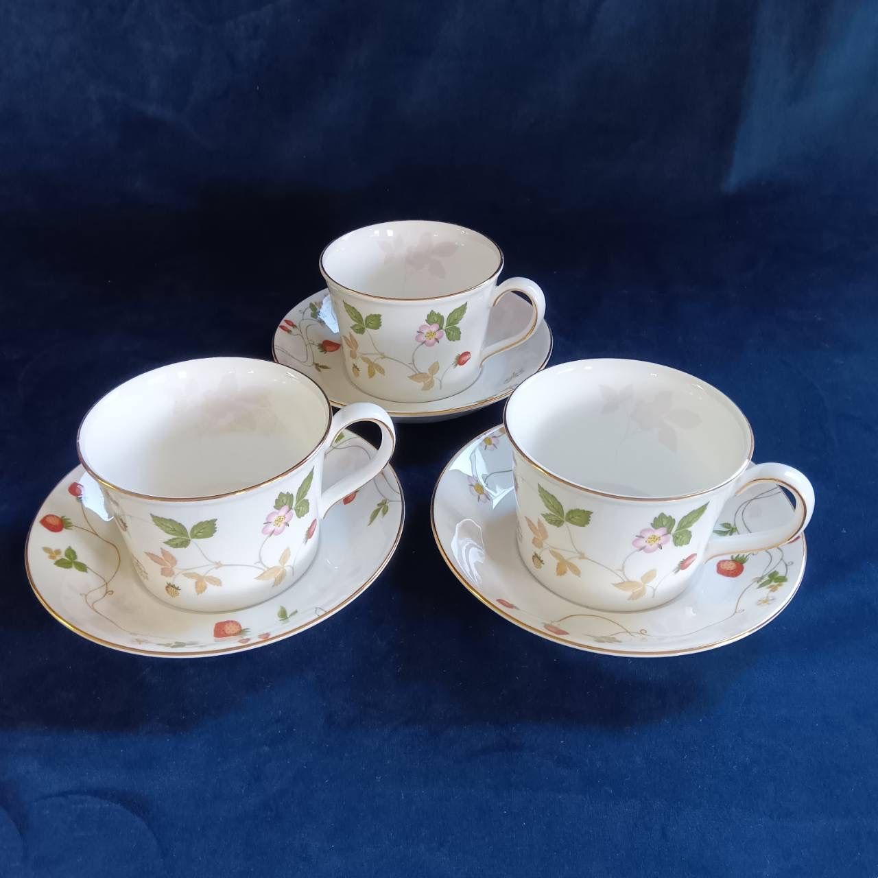  ワイルド ストロベリー3枚　箱無 ワイルド ストロベリー サーモボトル|WEDGWOOD公式オンラインストア