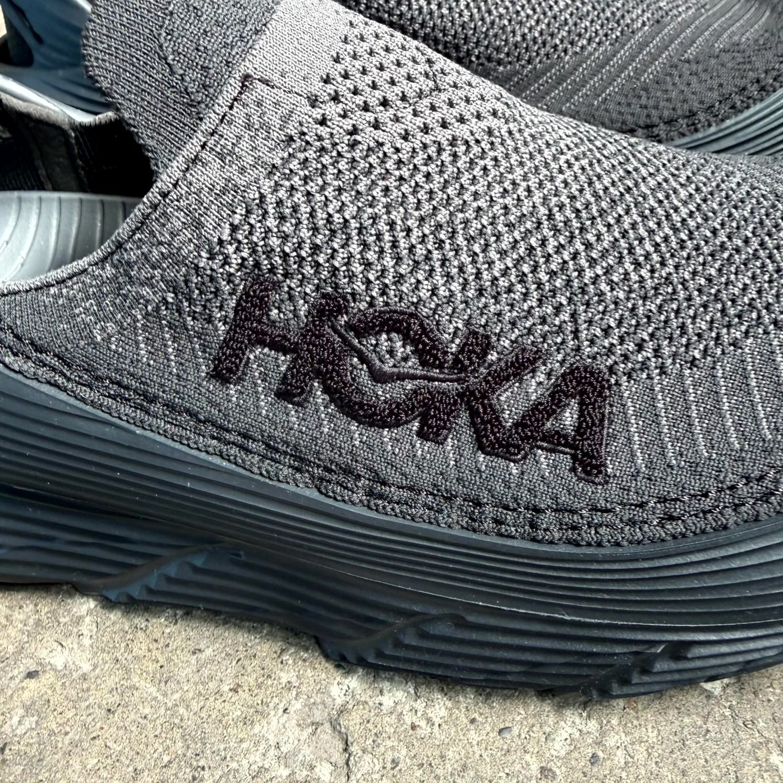 HOKA U RESTORE TC エンジニアードジャカードメッシュ スリッポン 