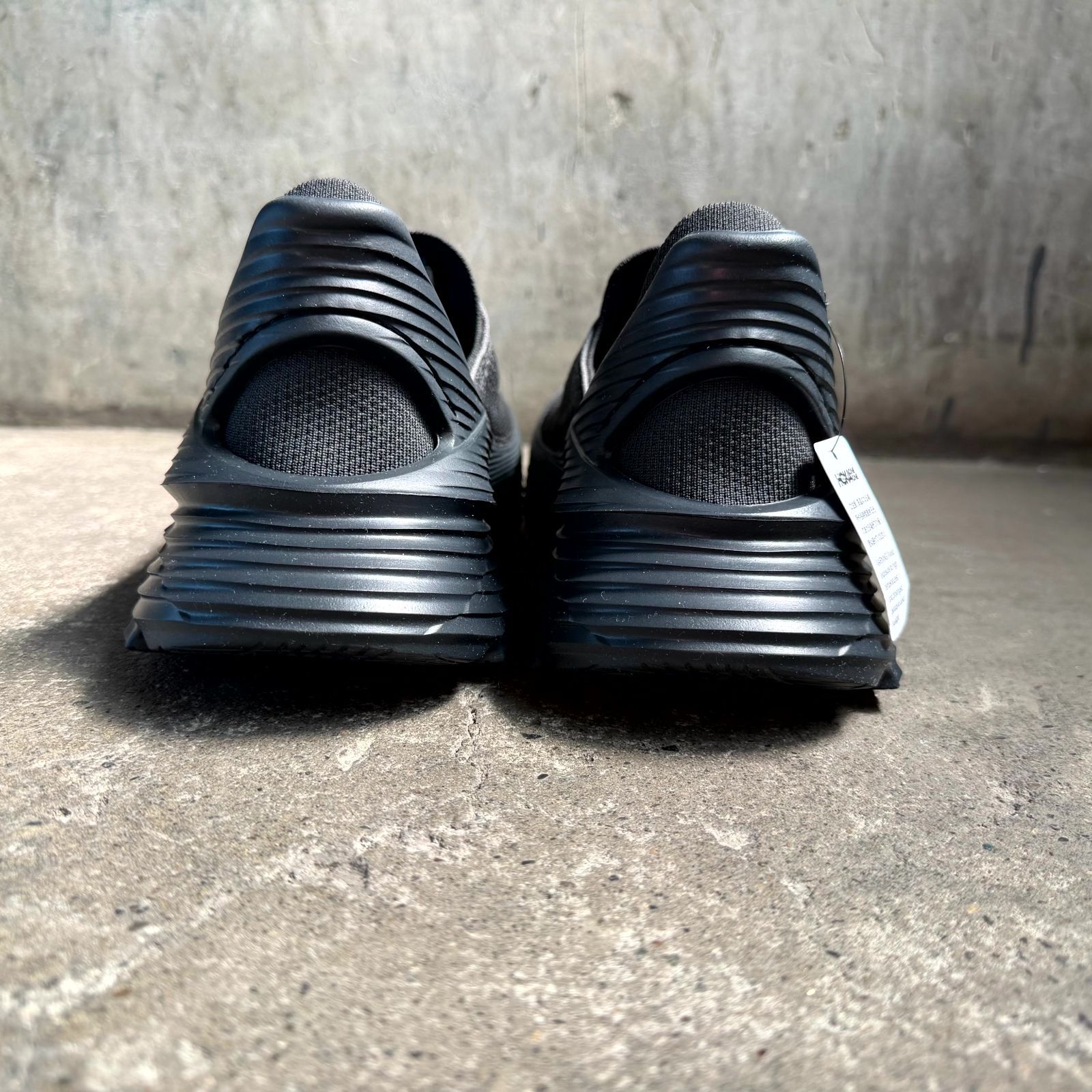 HOKA U RESTORE TC エンジニアードジャカードメッシュ スリッポン 