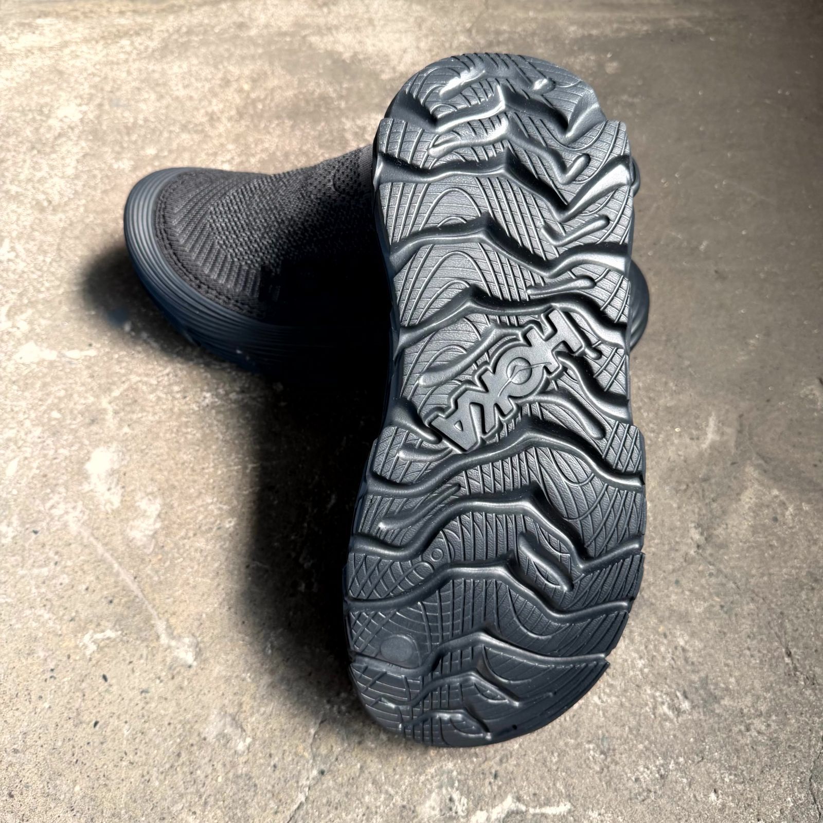 HOKA U RESTORE TC エンジニアードジャカードメッシュ スリッポン 