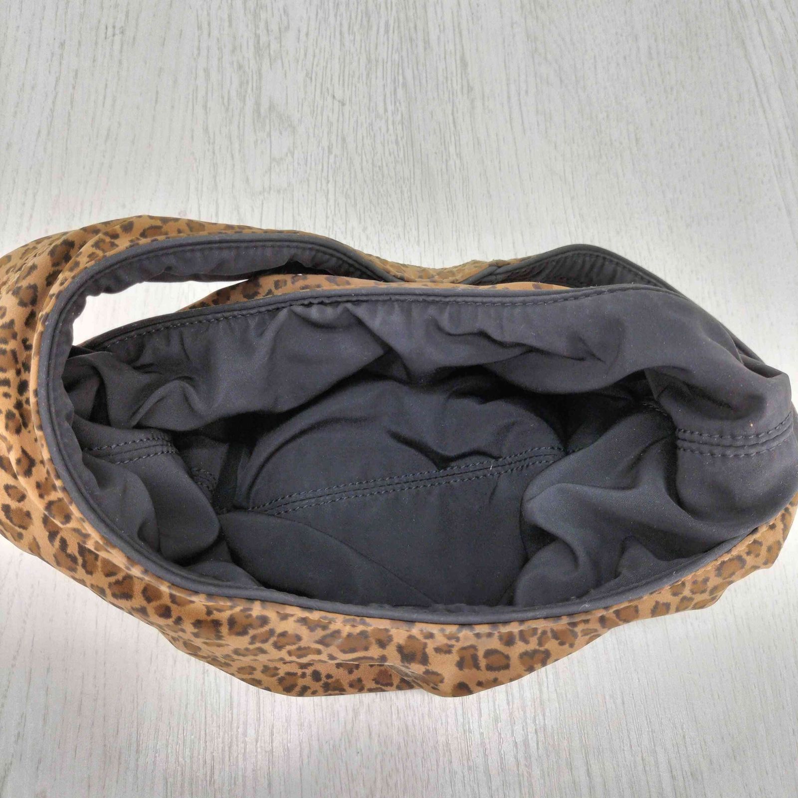 ボッテガヴェネタ BOTTEGA VENETA リバーシブル レオパード ワン