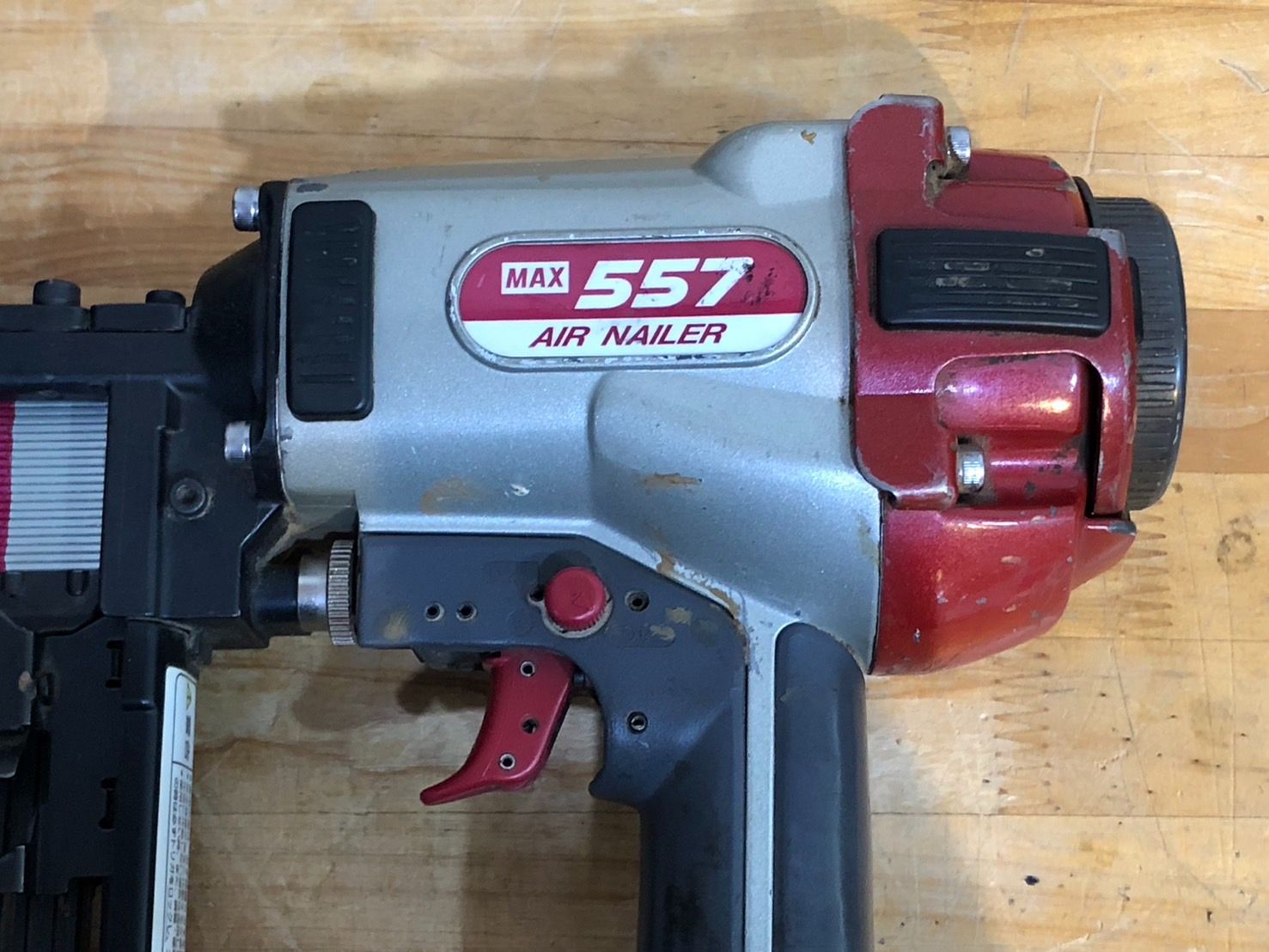 ◇MAX マックス 釘打機 エアネイラ TA-557F/957Tフロア 中古◇21471 ◇MAX マックス 釘打機 エアネイラ TA-557F/957Tフロア 中古◇21471