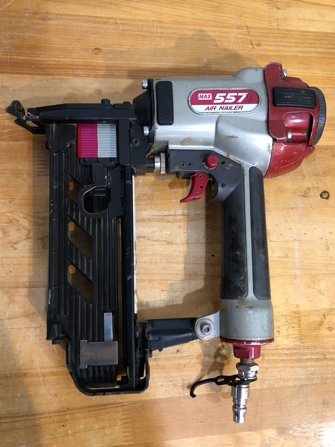 MAX マックス TA-557F/957T エアネイラ 中古品 【ハンズクラフト宜野湾店】 ◇MAX マックス 釘打機 エアネイラ TA-557F/957Tフロア 中古◇21471