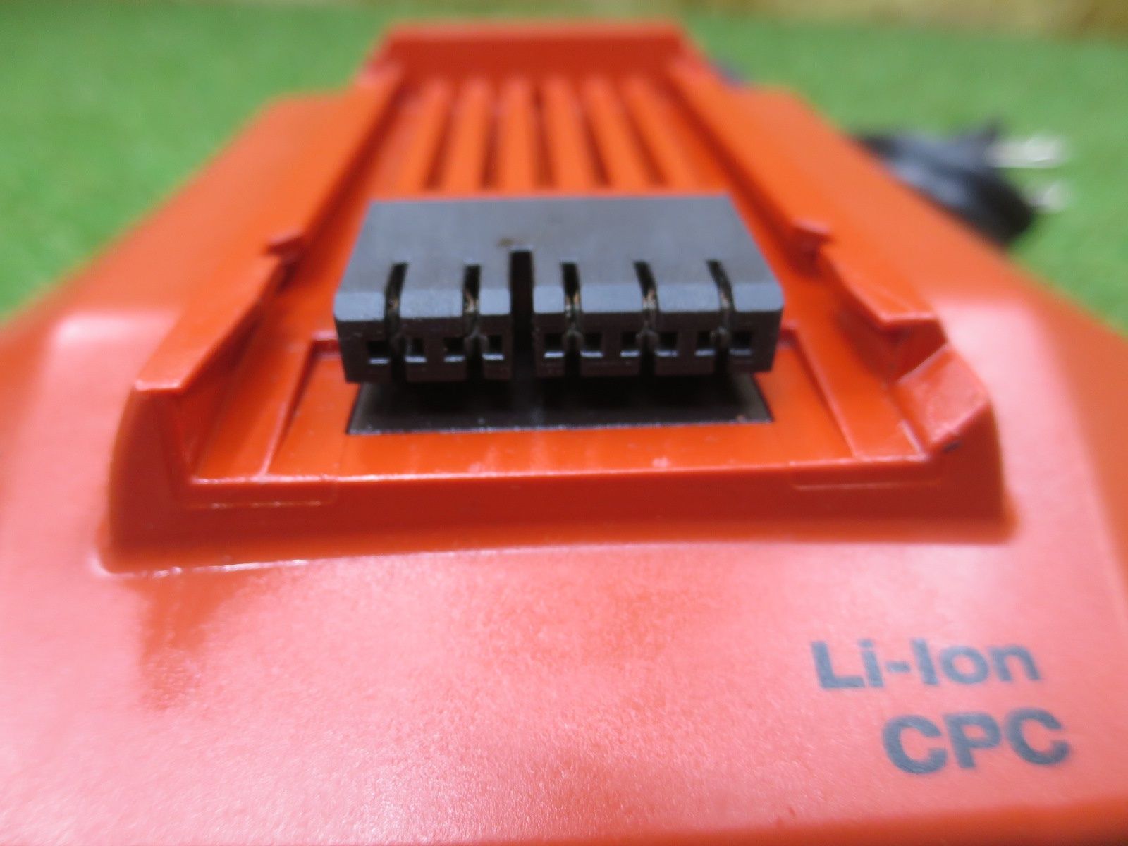 HILTI ヒルティ リチウムイオン バッテリー充電器 C4/36-350 充電工具 