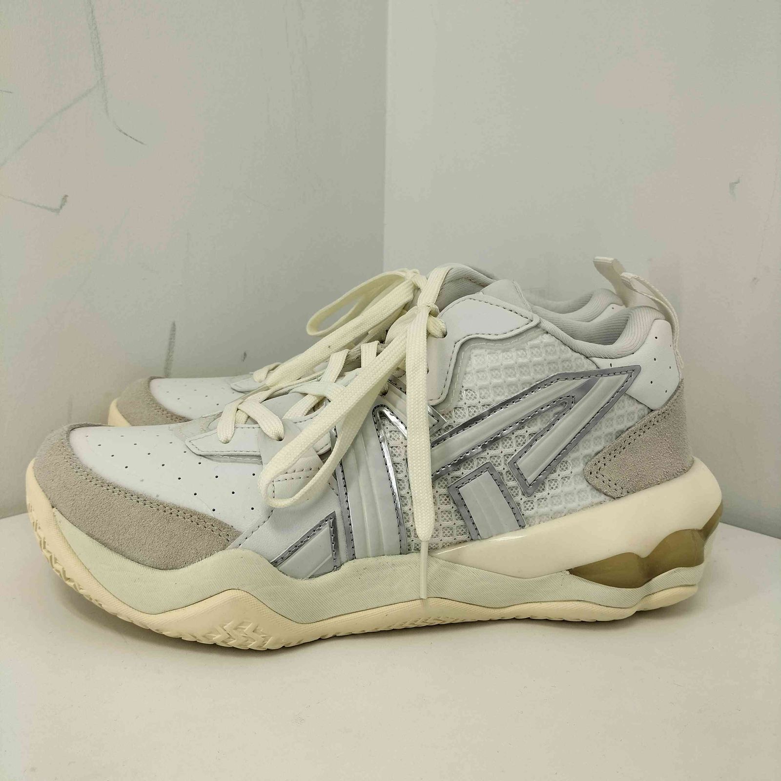 オニツカタイガー ONITSUKA TIGER TIGCOURT レディース JPN：24 - メルカリ