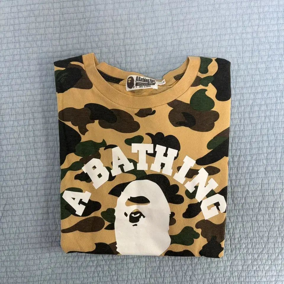 アベイシングエイプ カモフラージュ カレッジ Tシャツ イエロー L