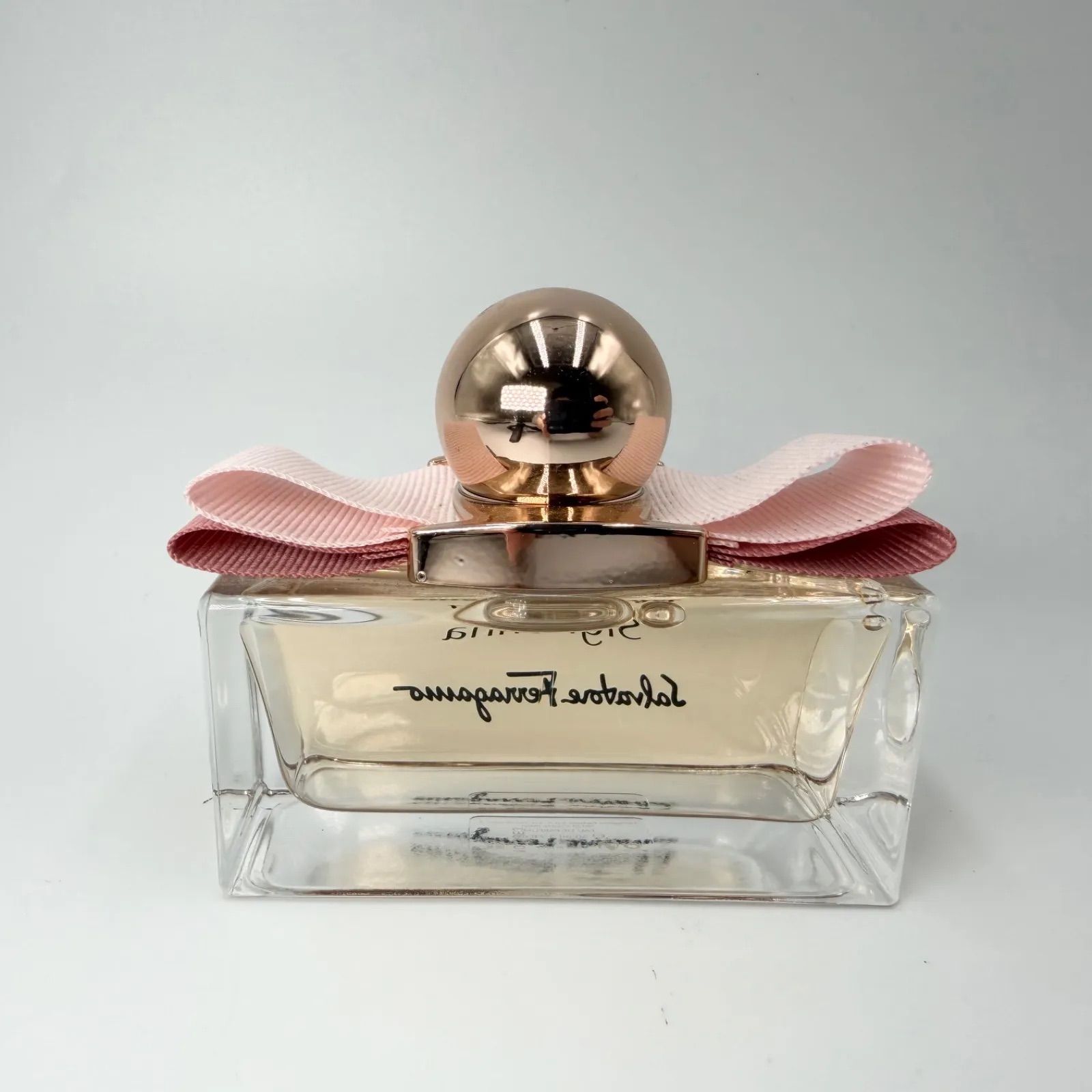 サルヴァトーレ フェラガモ シニョリーナ オードパルファム 50ml 残量