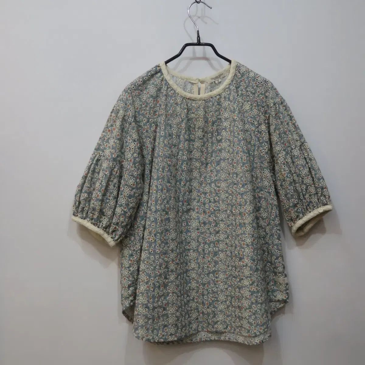 サースデーアイランド エンブロイダリー 刺繍 レース ミックス ブラウス
