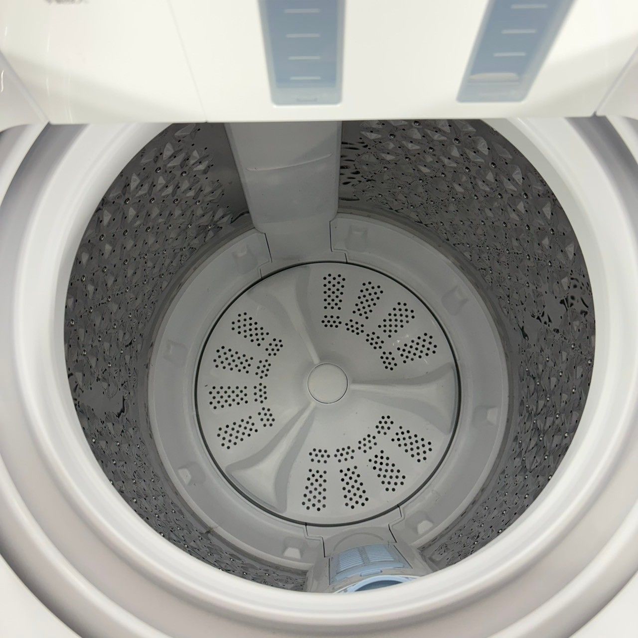 2025年製】 極美品 使用回数、数回 自動投入機能付き Hisense