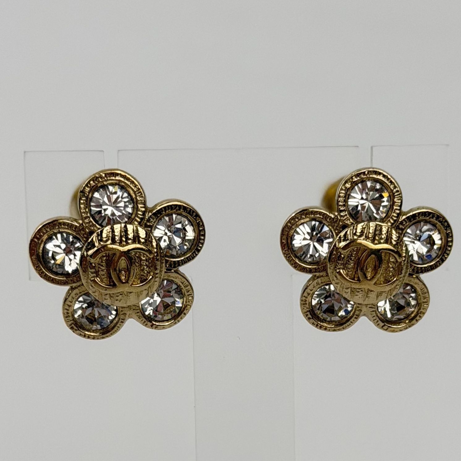 【中古】CHANEL シャネル ココマーク フラワーモチーフ イヤリング ゴールド 06A ヴィンテージ レディース【中古美品】HIBUOCHI VINTAGE hboc260515a22