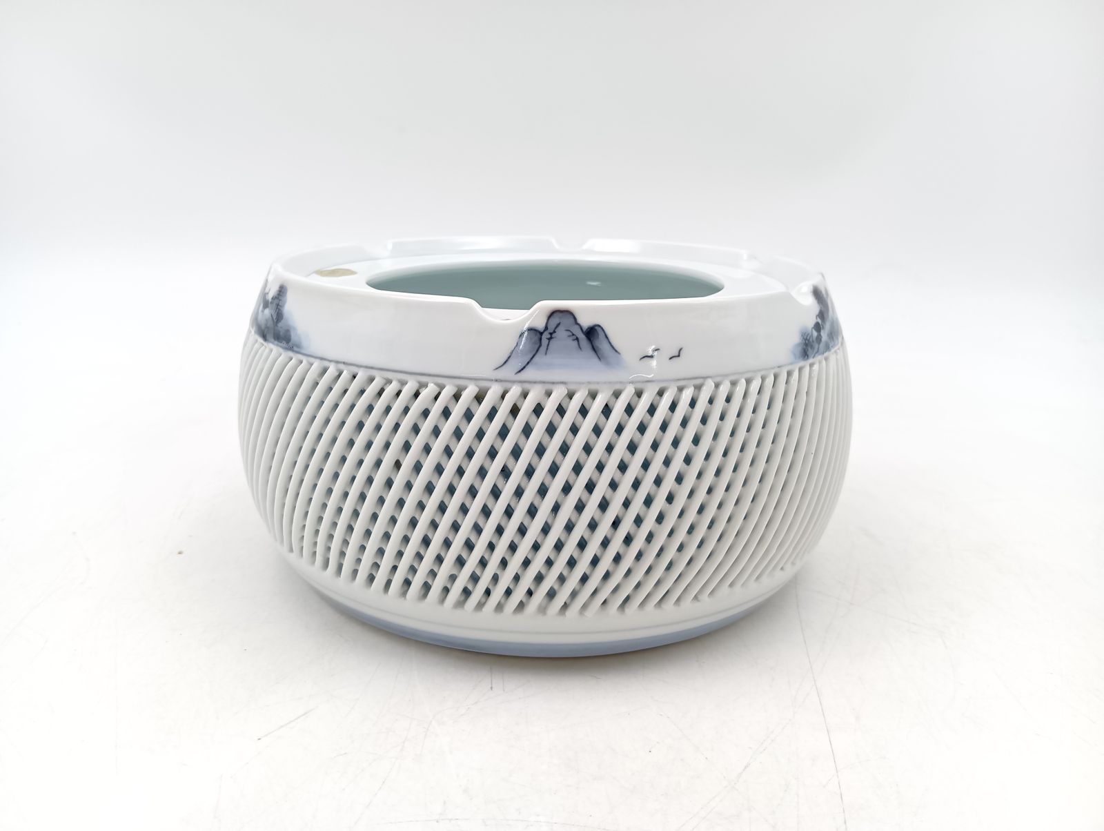 有田燒 琴峰窯 透かし網目 灰皿 陶器製_Y9516 - メルカリ