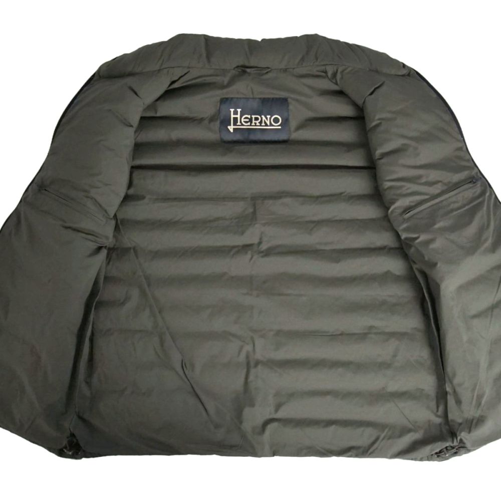 美品 ヘルノ HERNO ベスト ダウンベスト ナイロン 無地 アウター