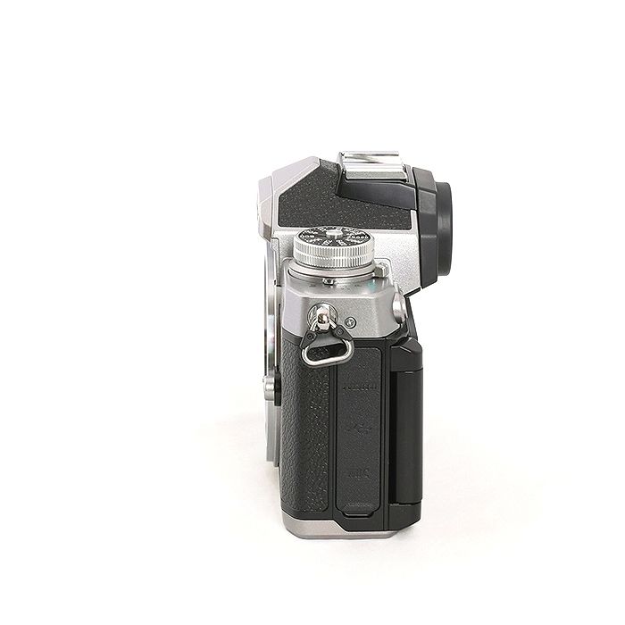 【中古】(ニコン) Nikon Z FC ボデイ シルバー 中古】(ニコン) Nikon Z fc ボディ シルバー - メルカリ