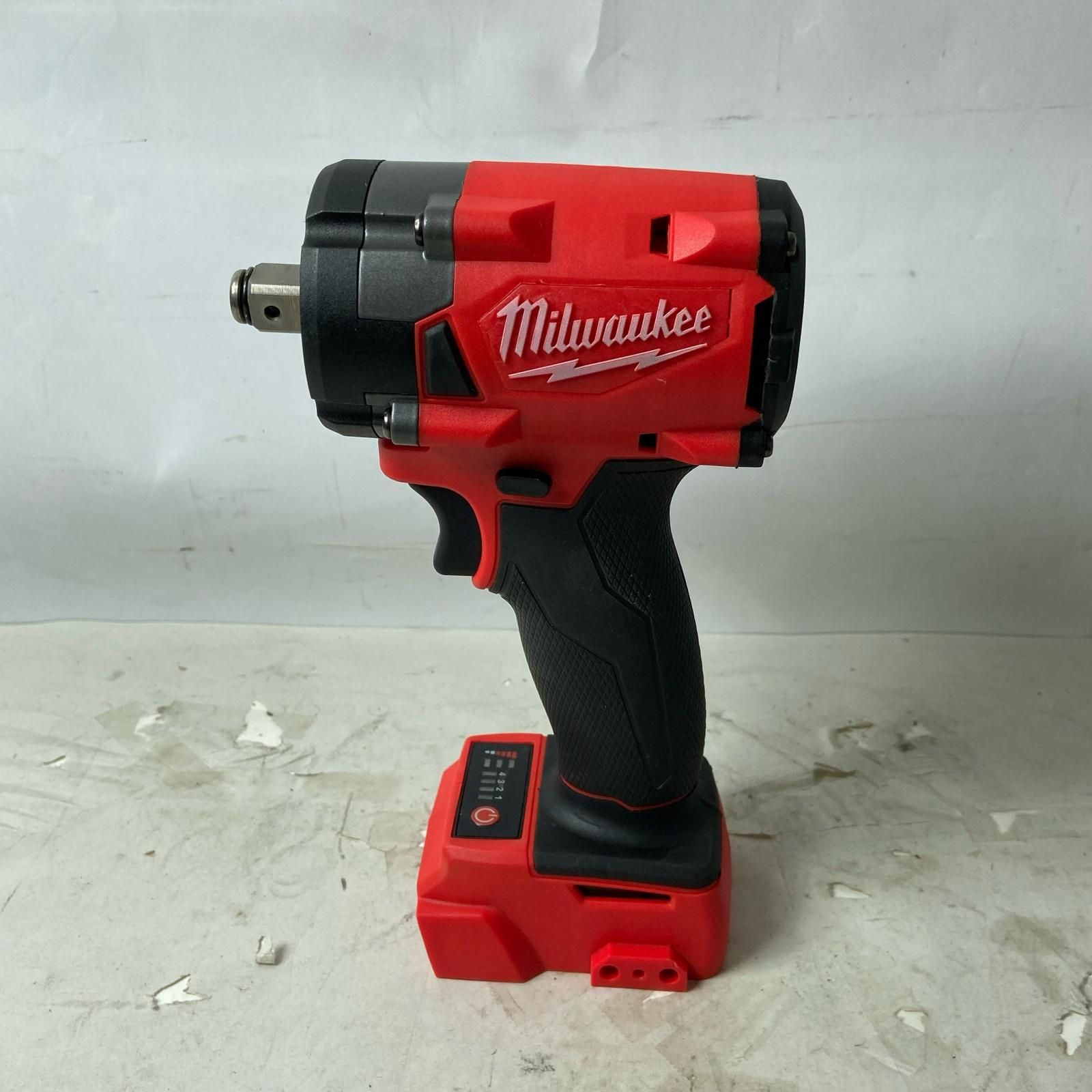 Milwaukee 1/2インチ 340Nm インパクトレンチ 18V M18 FIW212 レッド