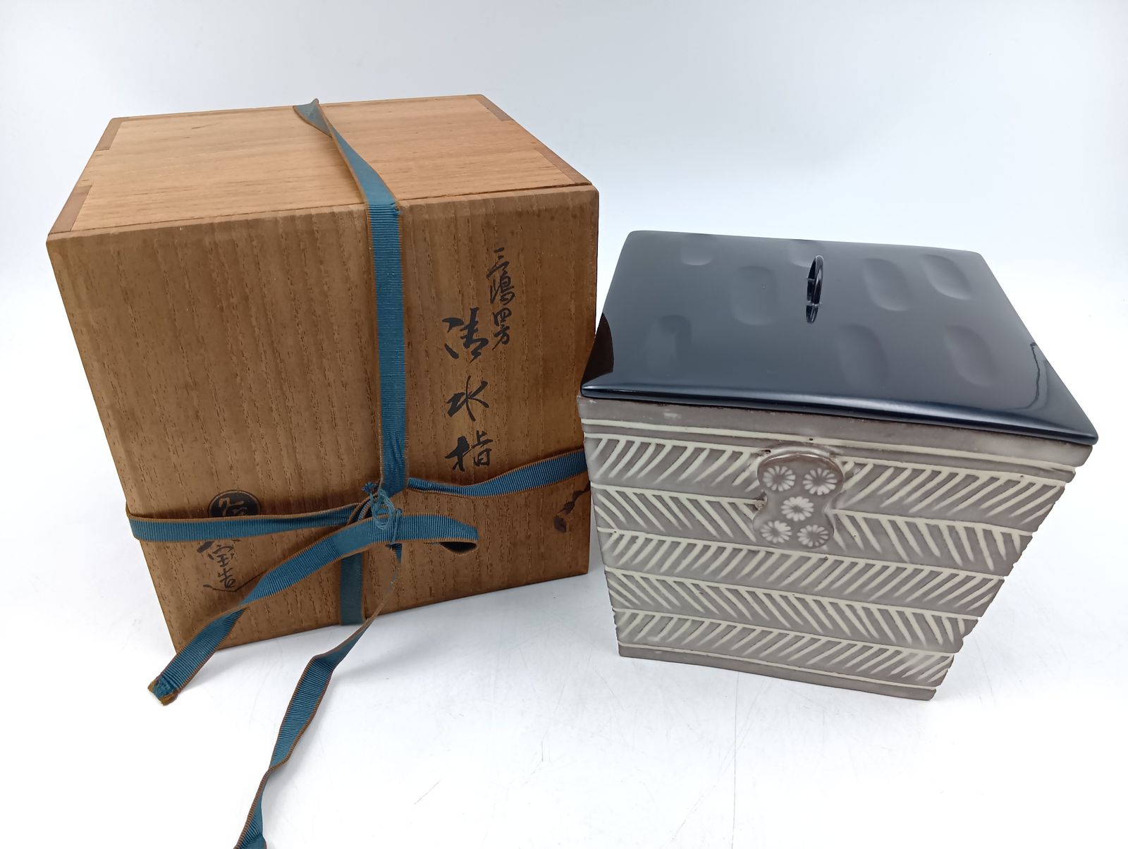 陶器の壷 木箱付き 作家サイン入り 三嶋四方 水指 久世久宝造 共箱 木箱 陶器製_Y9512 - メルカリ
