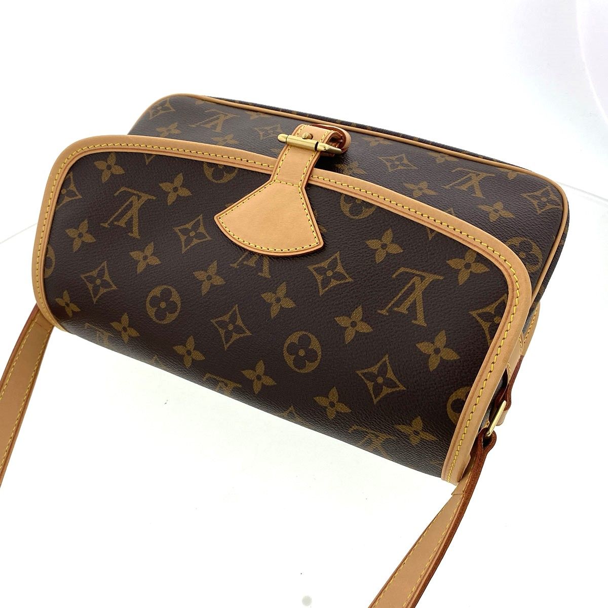 LOUIS VUITTON ルイ・ヴィトン ソローニュ ショルダーバッグ M42250