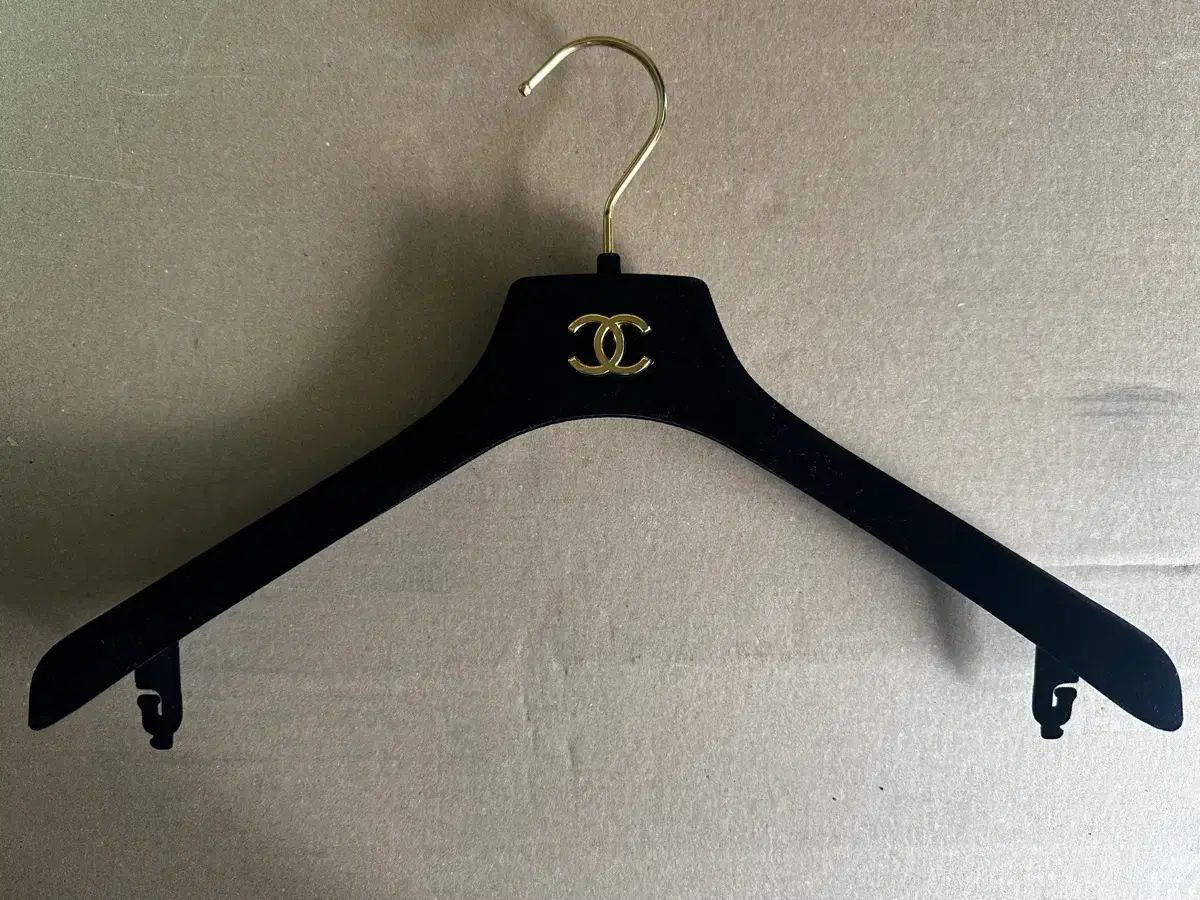 CHANEL 服 Girl ハンガー 2個