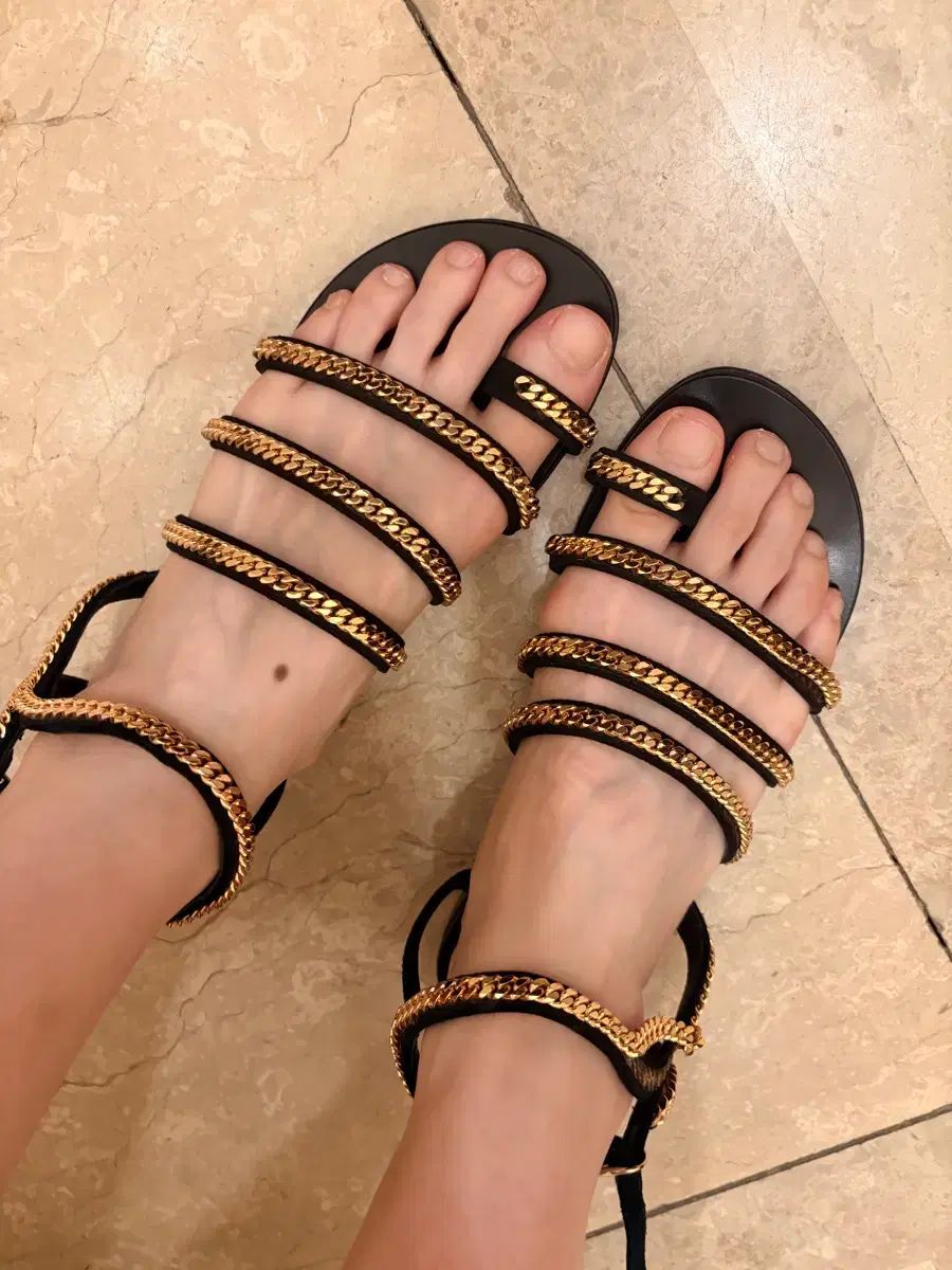 ジュゼッペザノッティ ブラック チェーン ストラップ サンダル - メルカリ