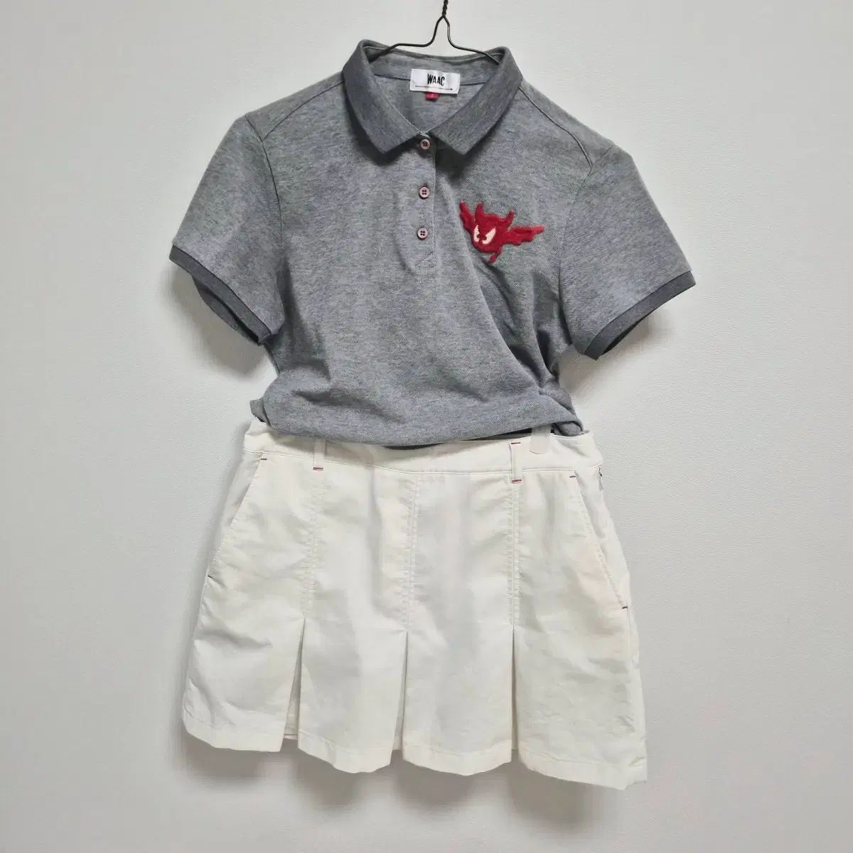 WAAC 半袖ポロTシャツ + 白スカート セット 6,116円