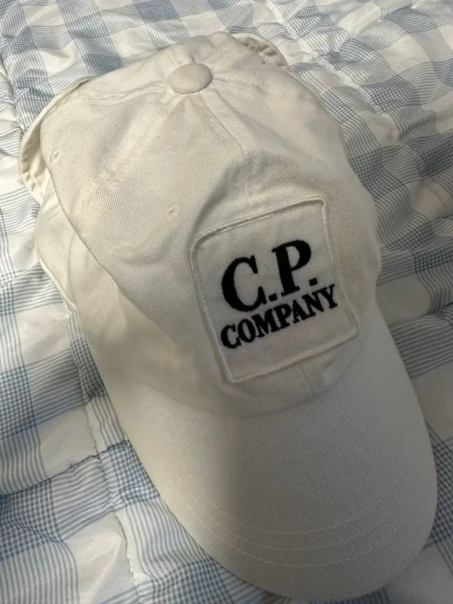C.P. COMPANY シーピーカンパニー 白 ゴーグル ベースボールキャップ