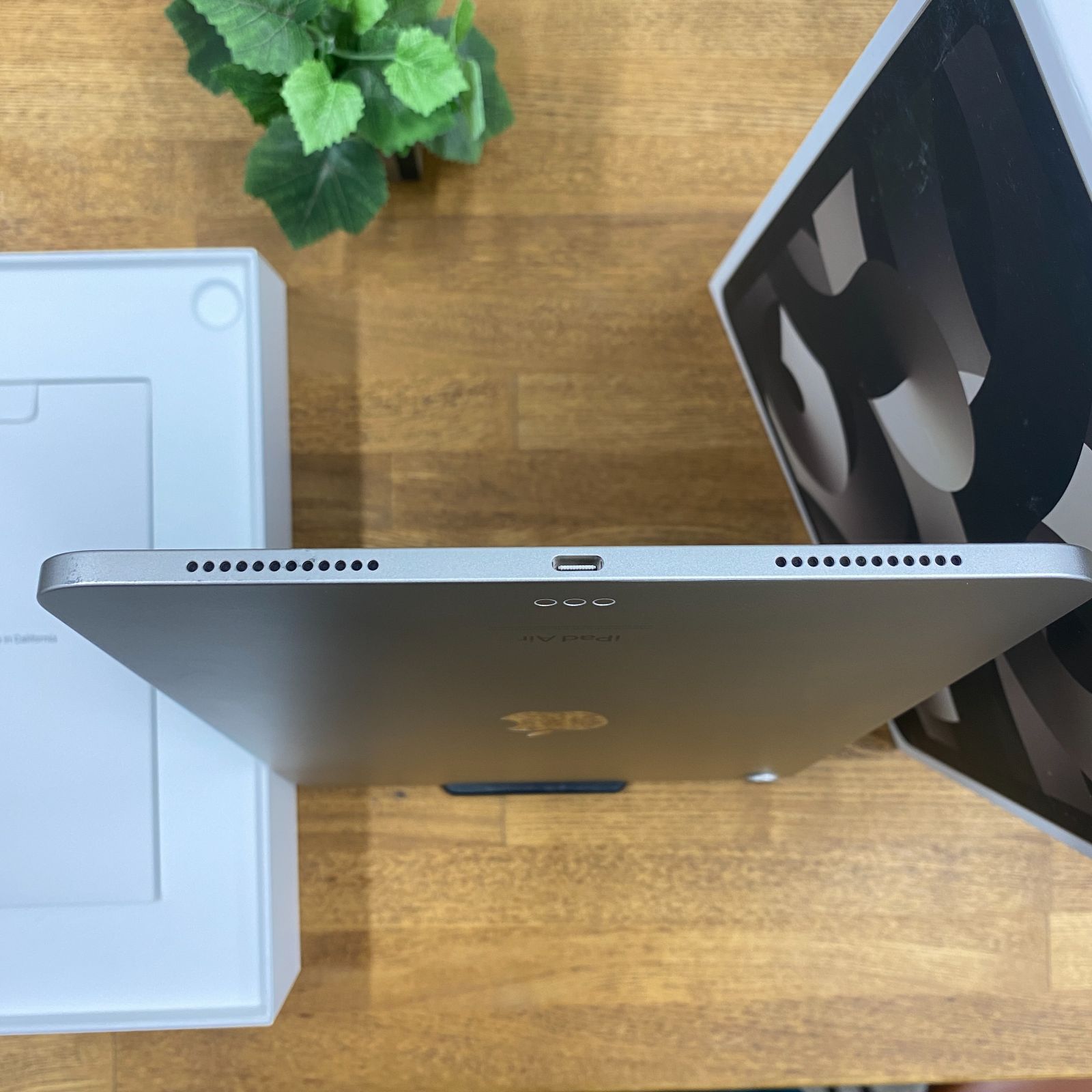 iPad Air(第5世代) M1 64GB スターライト Aランク - メルカリ