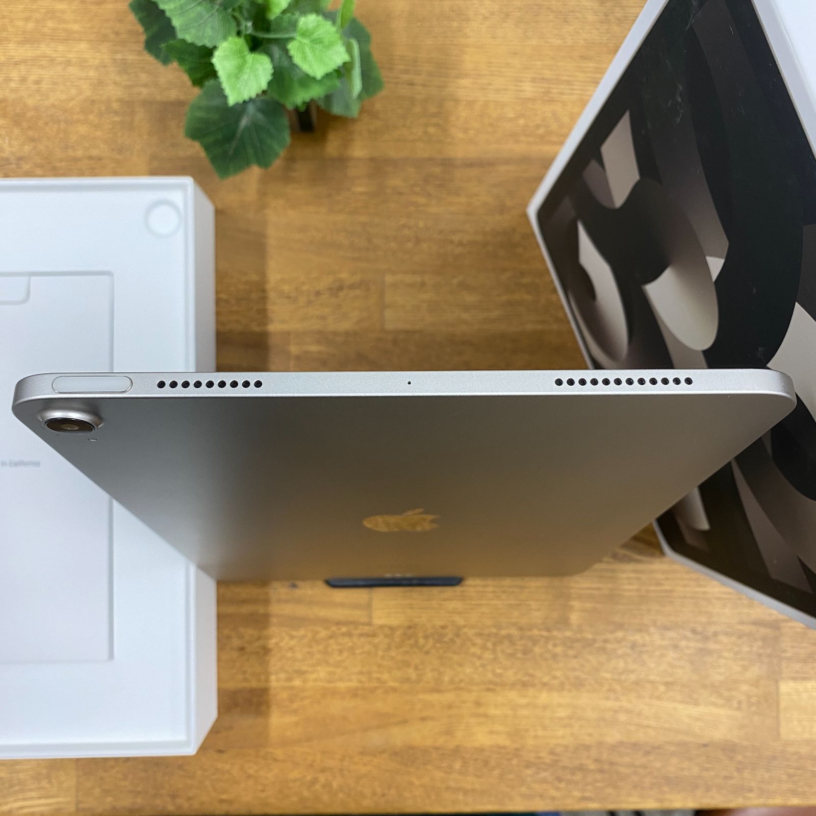 iPad Air(第5世代) M1 64GB スターライト Aランク - メルカリ