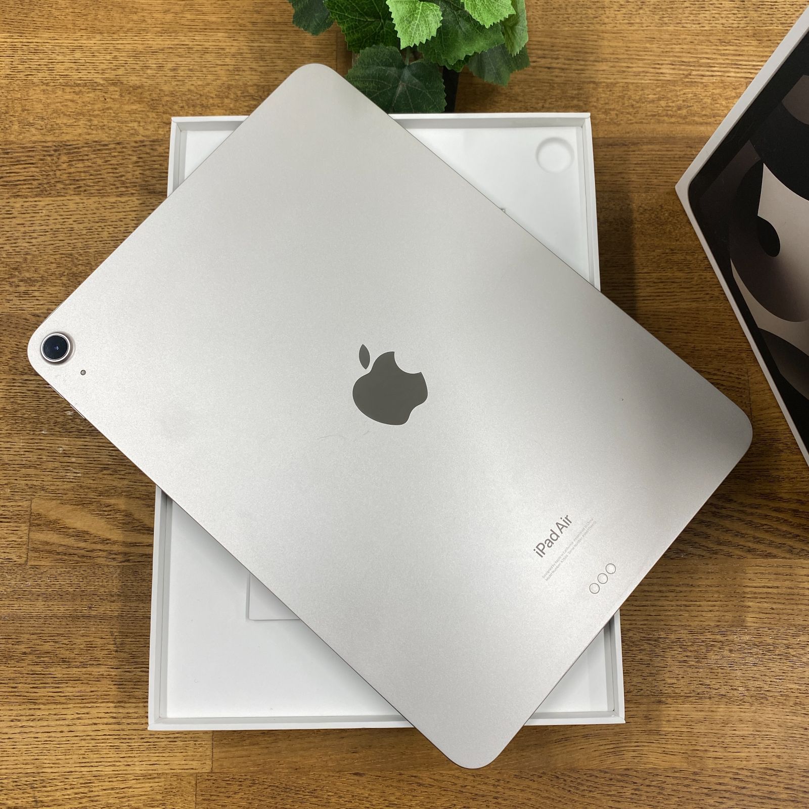iPad Air(第5世代) M1 64GB スターライト Aランク - メルカリ