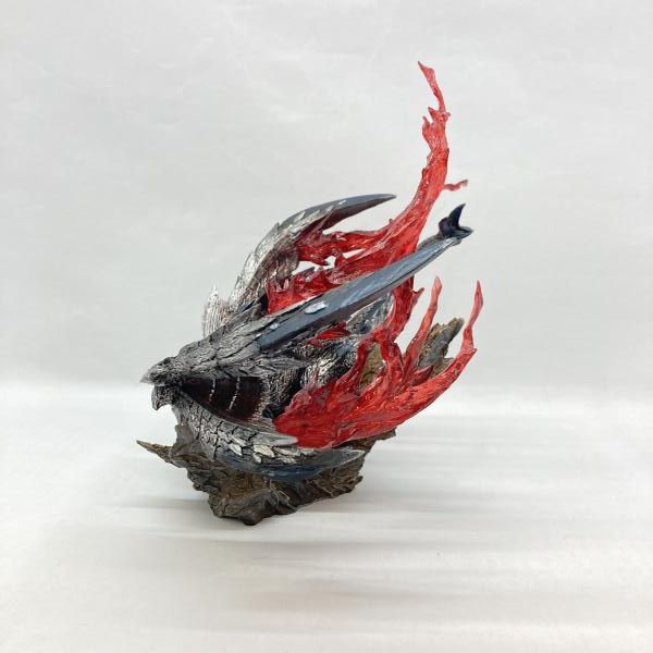 中古】カプコンフィギュアビルダー クリエイターズモデル 天彗龍 中古】カプコンフィギュアビルダー クリエイターズモデル 天彗龍